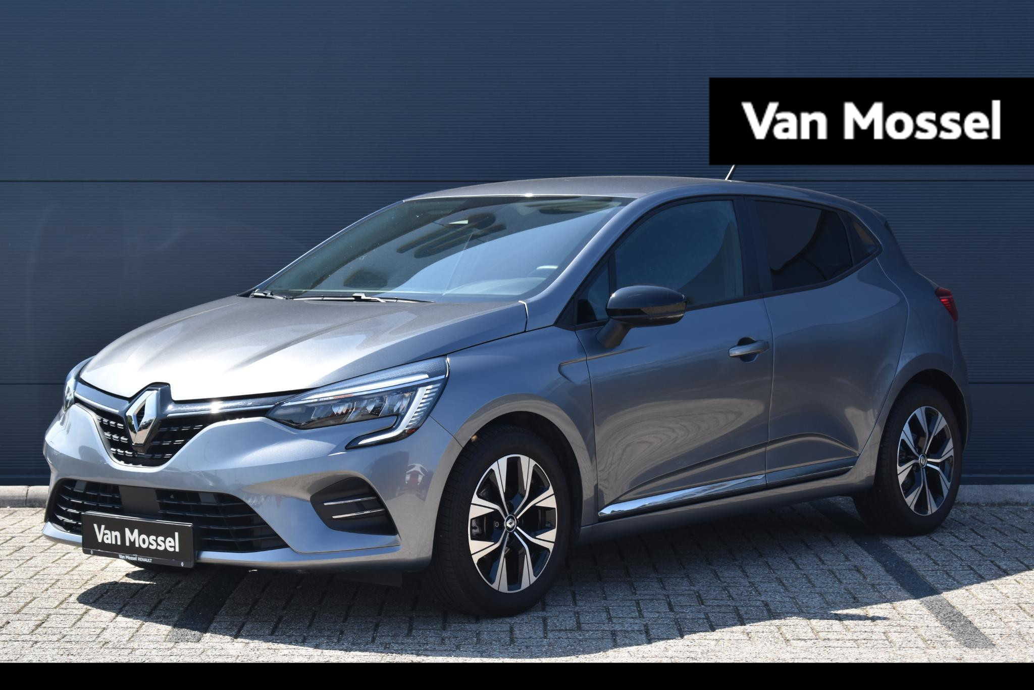 Renault Clio 1.0 TCe Evolution 90pk | Navigatie | Carplay |  Airco | Parkeersensoren | LED Verlichting | Lichtmetalen Velgen | Cruise Control | Regen-en lichtsensor | Privacy Glass |