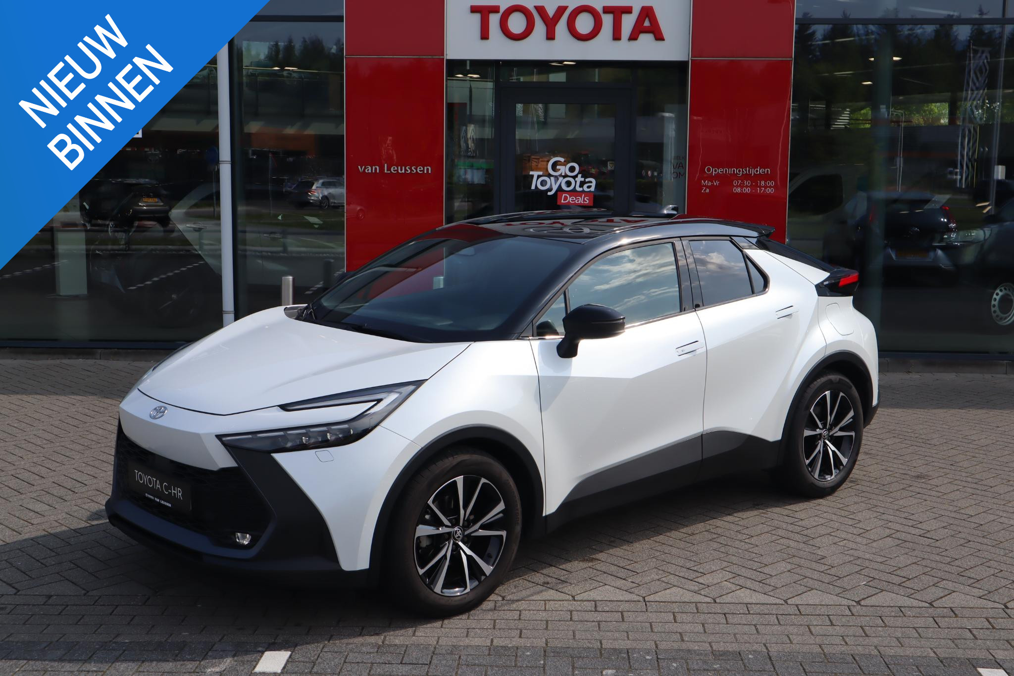 Toyota C-HR 1.8 Hybrid 140 First Edition APPLE/ANDROID ELEK. ACHTERKLEP. BLISS KEYLESS STOEL/STUURVERWARM. NAVI AD. CRUISE