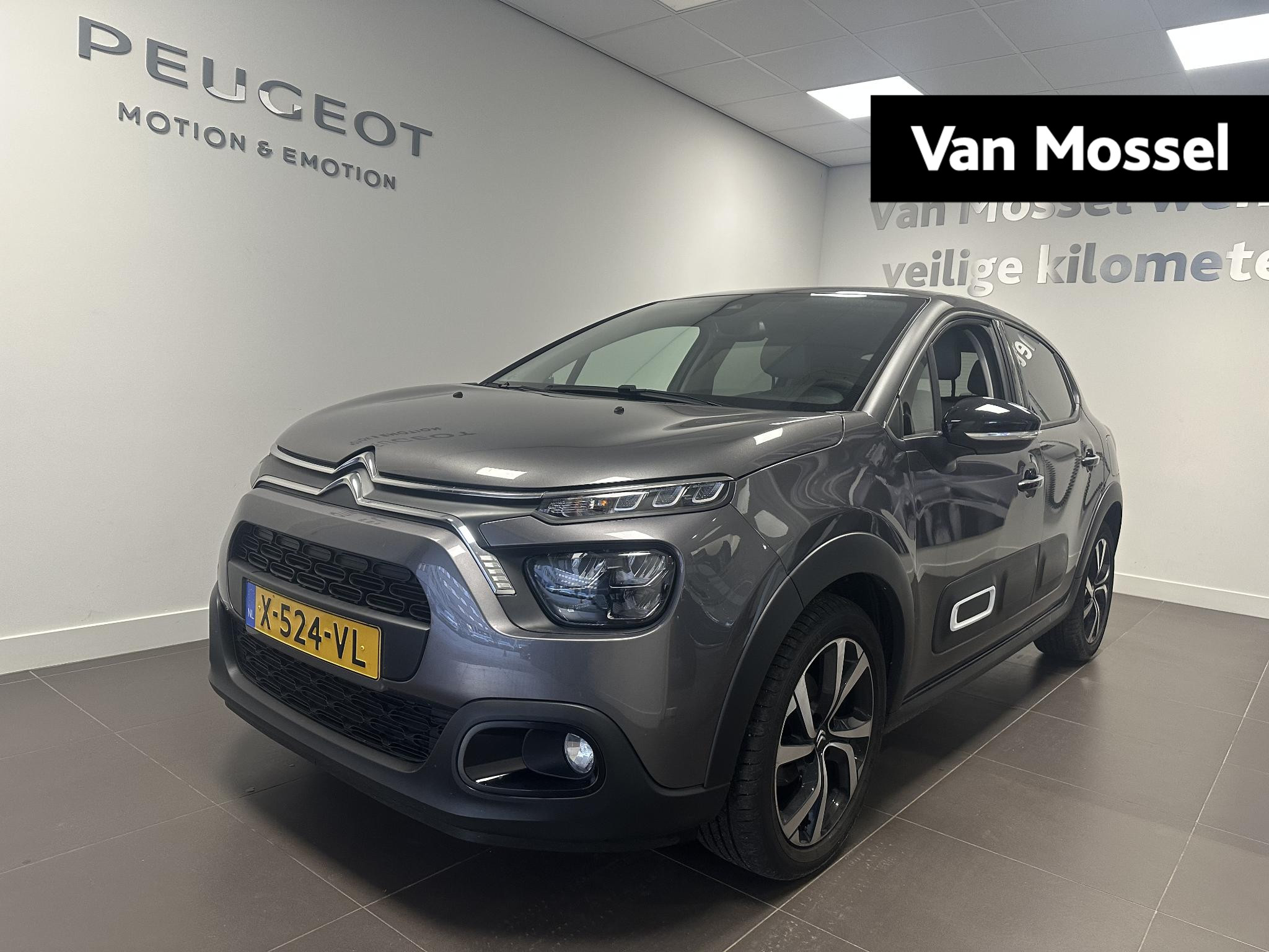 Citroën C3 1.2 PureTech Max | Apple Carplay/Android Auto | Climate control | 17" Lichtmetalen velgen | Stoelverwarming | slechts 3.199 km!! |