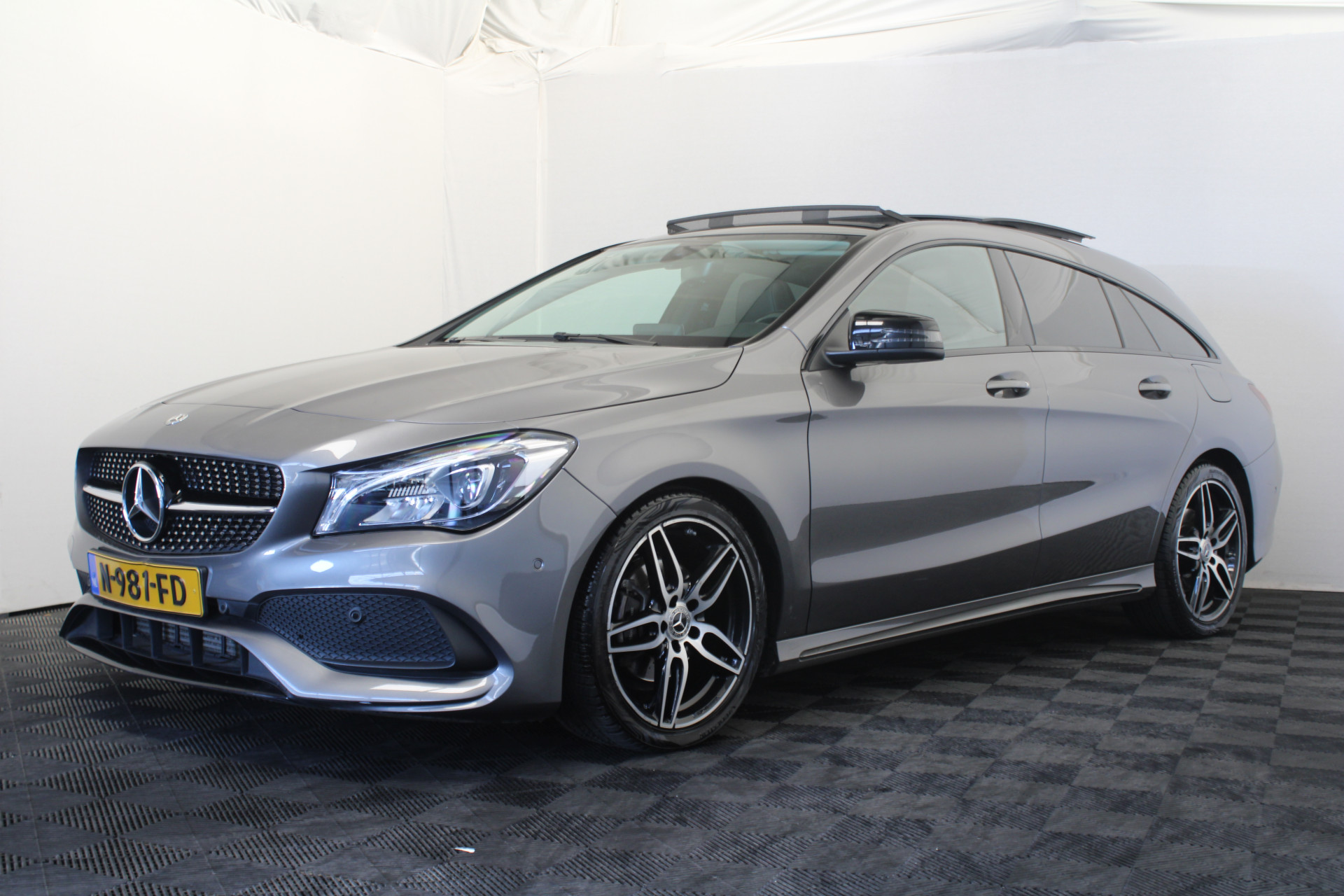 Mercedes-Benz CLA Shooting Brake 180 Business Solution AMG |Pano|Stoelverwarming|