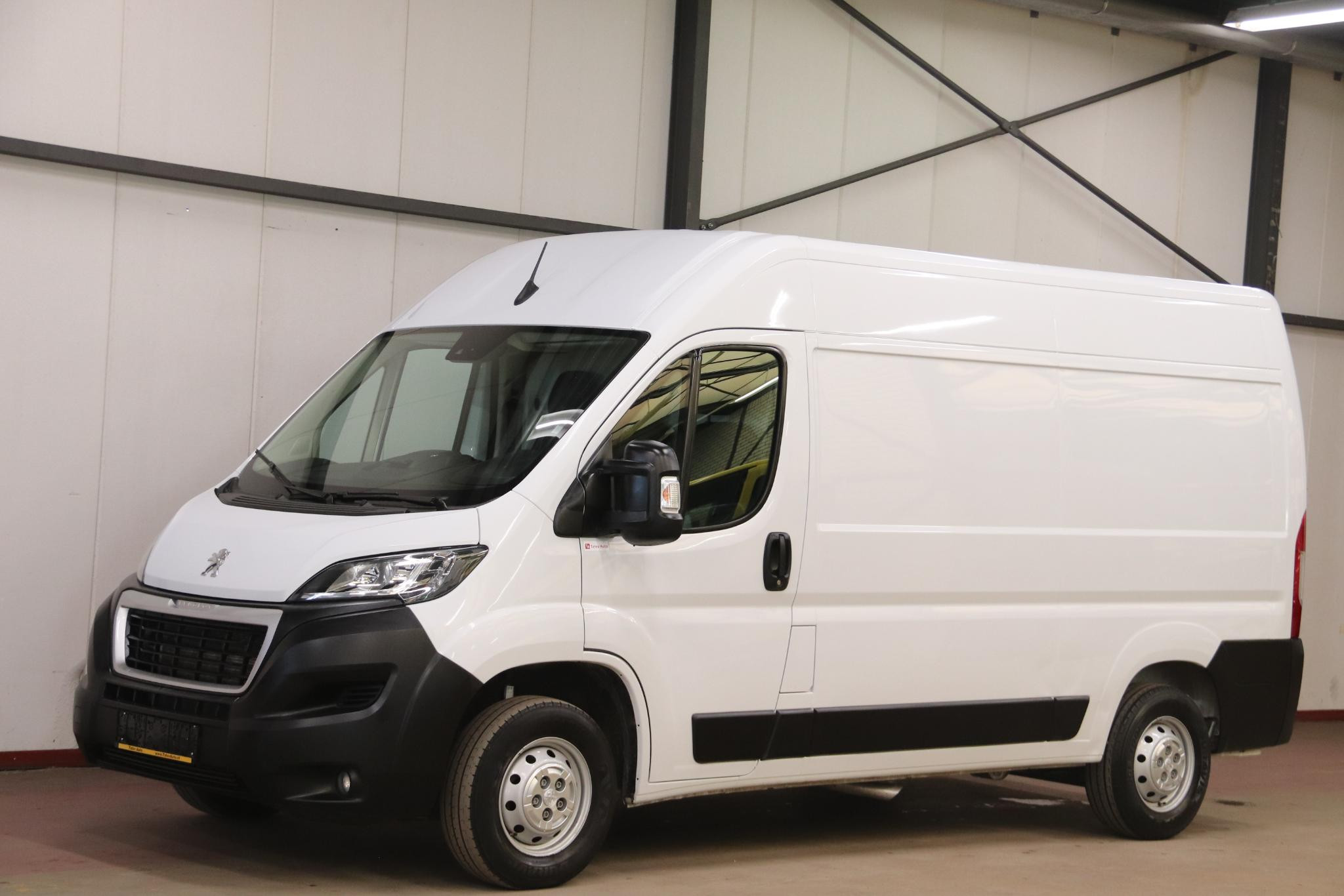 Peugeot Boxer 2.2 140PK L2H2 EURO 6