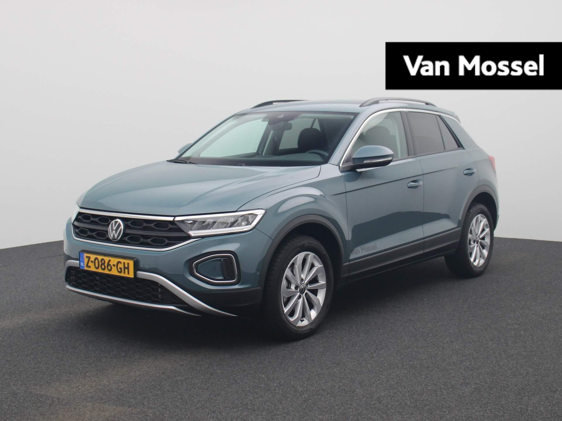 Volkswagen T-Roc 1.5 TSI Life Edition 150 PK DSG | Automaat | Stoelverwarming | Apple Carplay | Digital Cockpit | Climate Control | Achteruitrijcamera | Keyless | LED Verlichting | Rijstrookbehoudassistent |