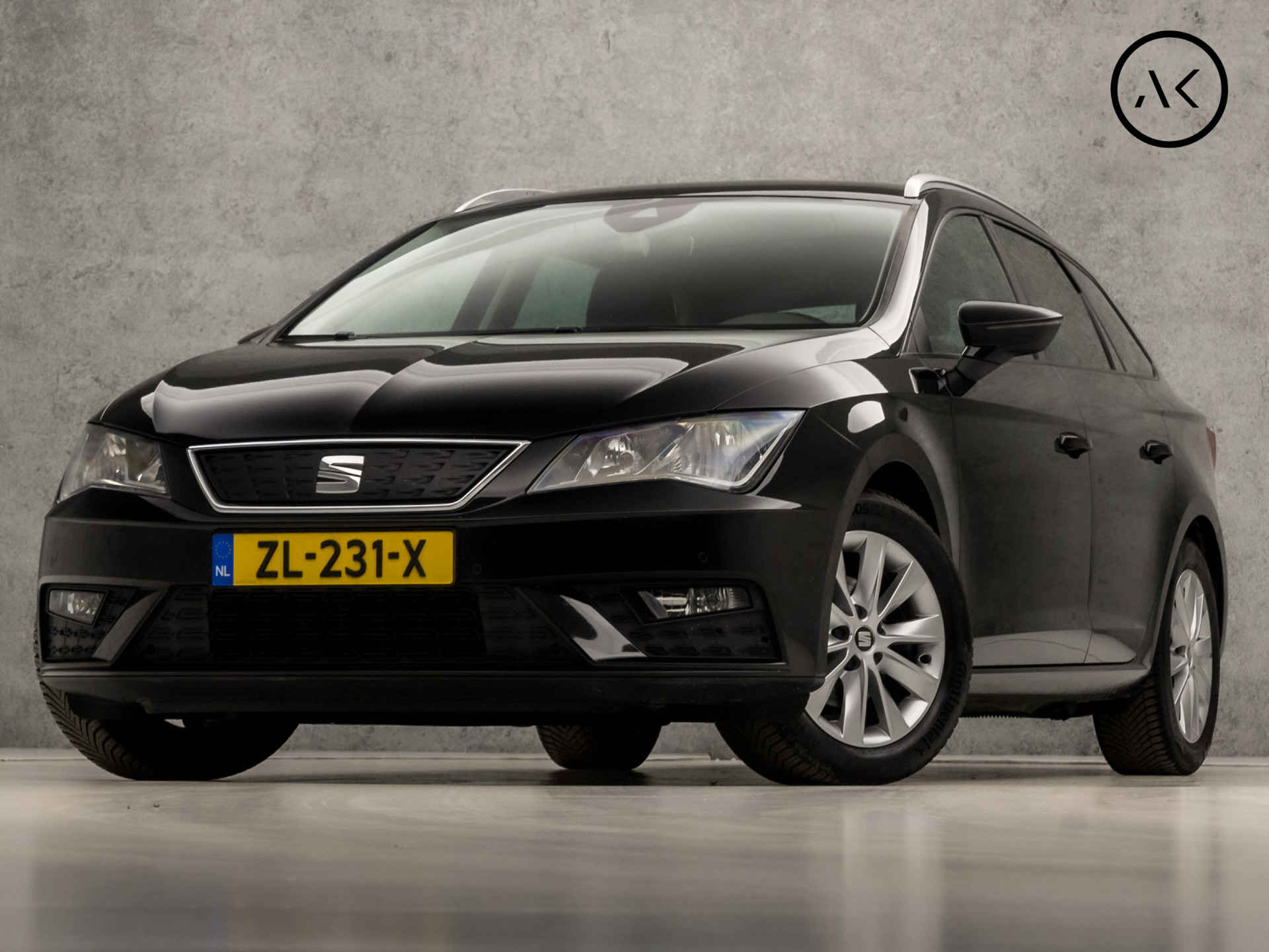 SEAT Leon ST 1.0 EcoTSI Sport&Style (APPLE CARPLAY, NAVIGATIE, KEYLESS, DAB+, PARKEERSENSOREN, SPORTSTOELEN, GETINT GLAS, CRUISE, NIEUWSTAAT)