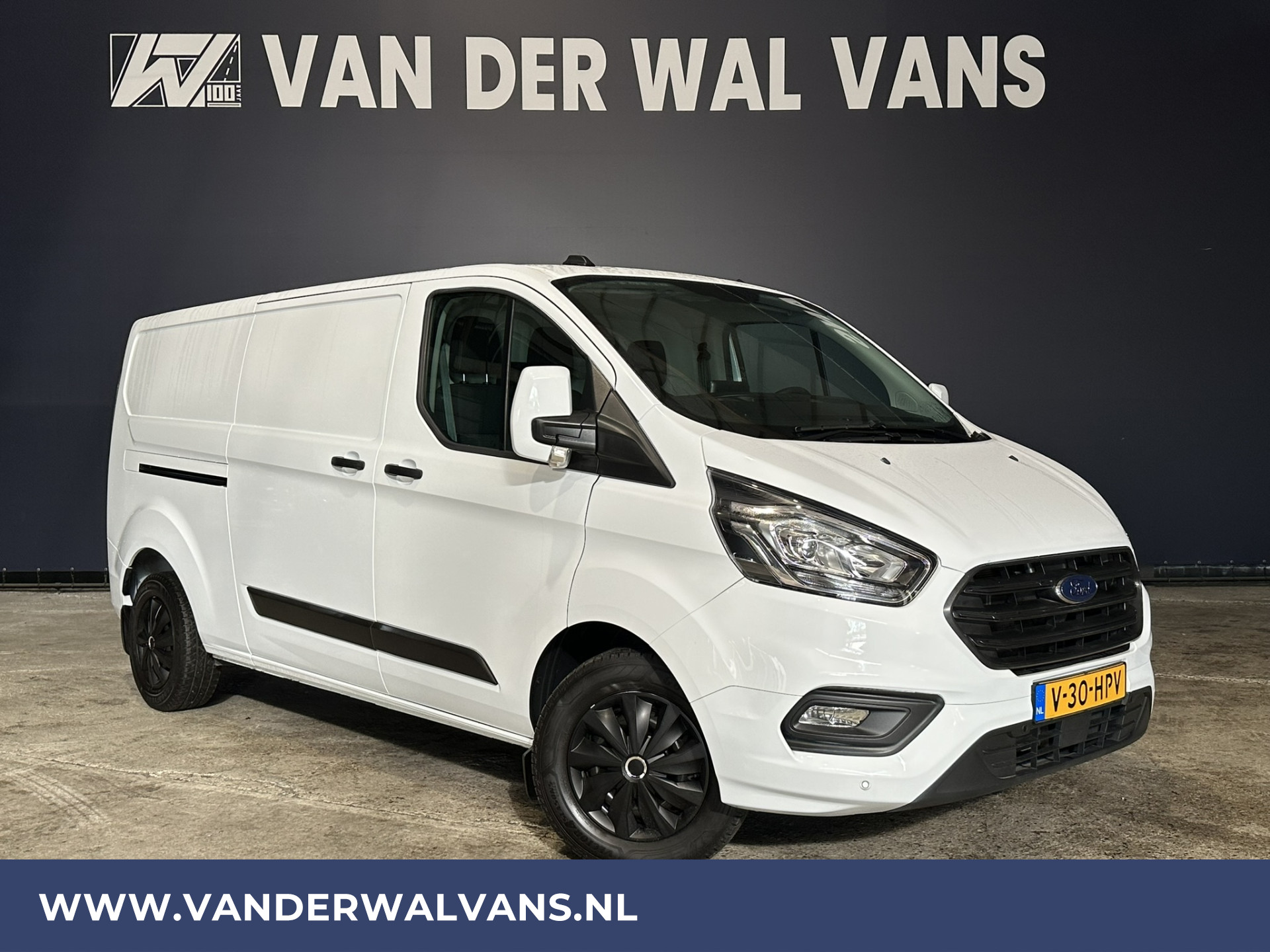 Ford Transit Custom 2.0 TDCI 131pk L2H1 Euro6 Airco | Apple Carplay | LED | Cruisecontrol Android Auto, Stoelverwarming, Verwarmde voorruit, Parkeersensoren, Bijrijdersbank, 2800kg trekvermogen