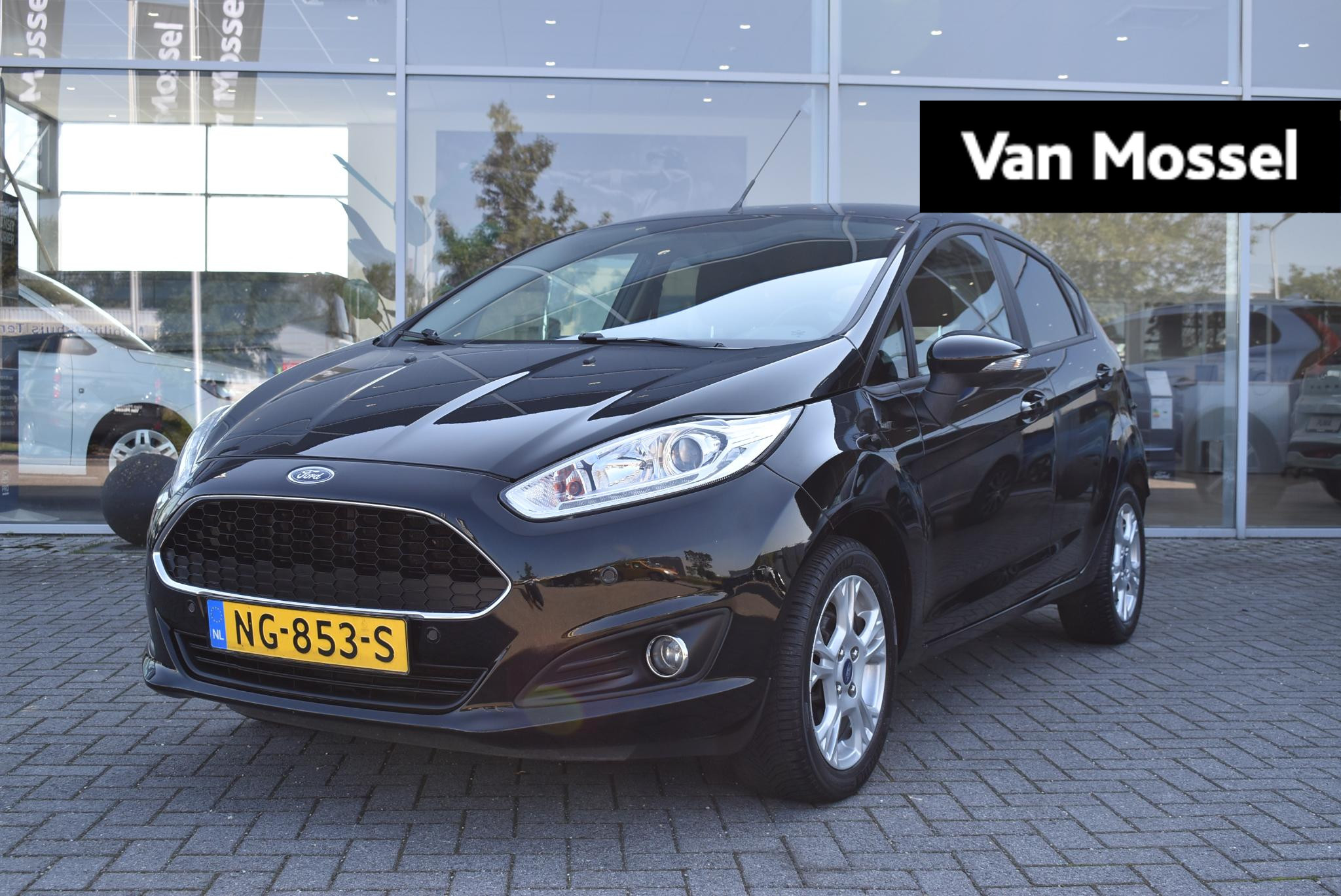 Ford Fiesta 1.0 Style Ultimate | Airco | Voorruitverwarming | Parkeersensoren V + A | Cruise Control | Navigatie |