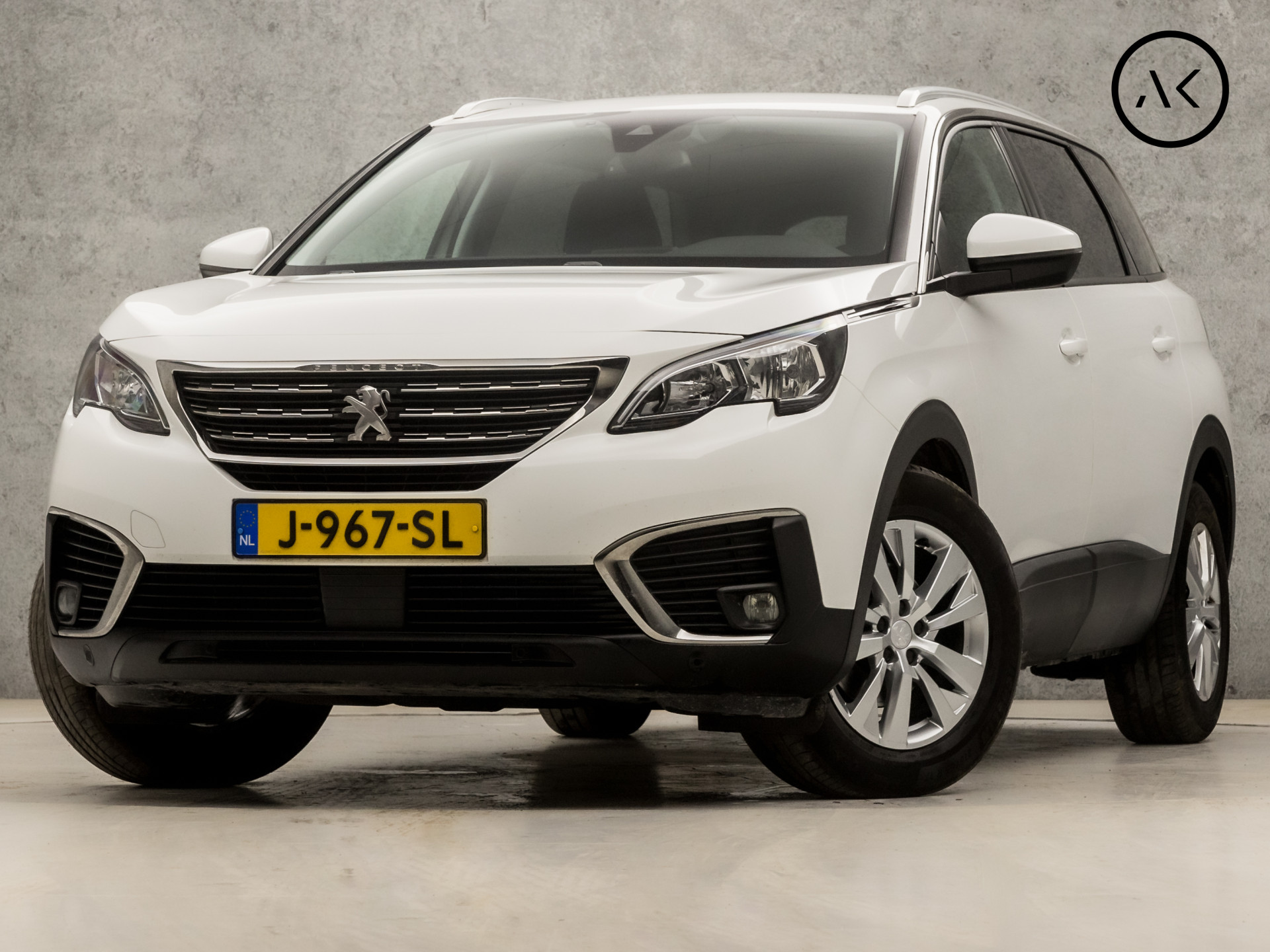 Peugeot 5008 1.2 PureTech Sport 7 Persoons 131Pk Automaat (APPLE CARPLAY, GROOT NAVI, 360 CAMERA, GETINT GLAS, SPORTSTOELEN, PARKEERSENSOREN, CRUISE, NIEUWE APK, NIEUWSTAAT)