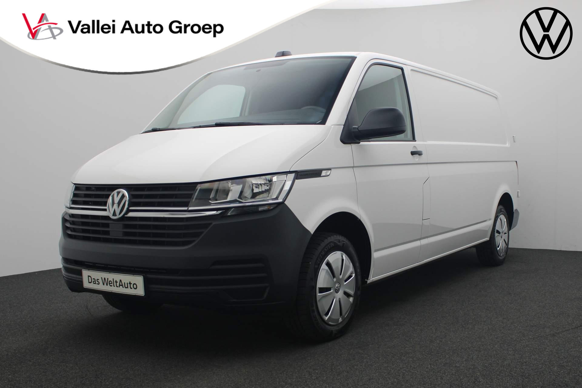 Volkswagen Transporter 2.0 TDI 110PK L2H1 28 Economy Business | 3-zits | Trekhaak | Airco | Apple Carplay / Android Auto