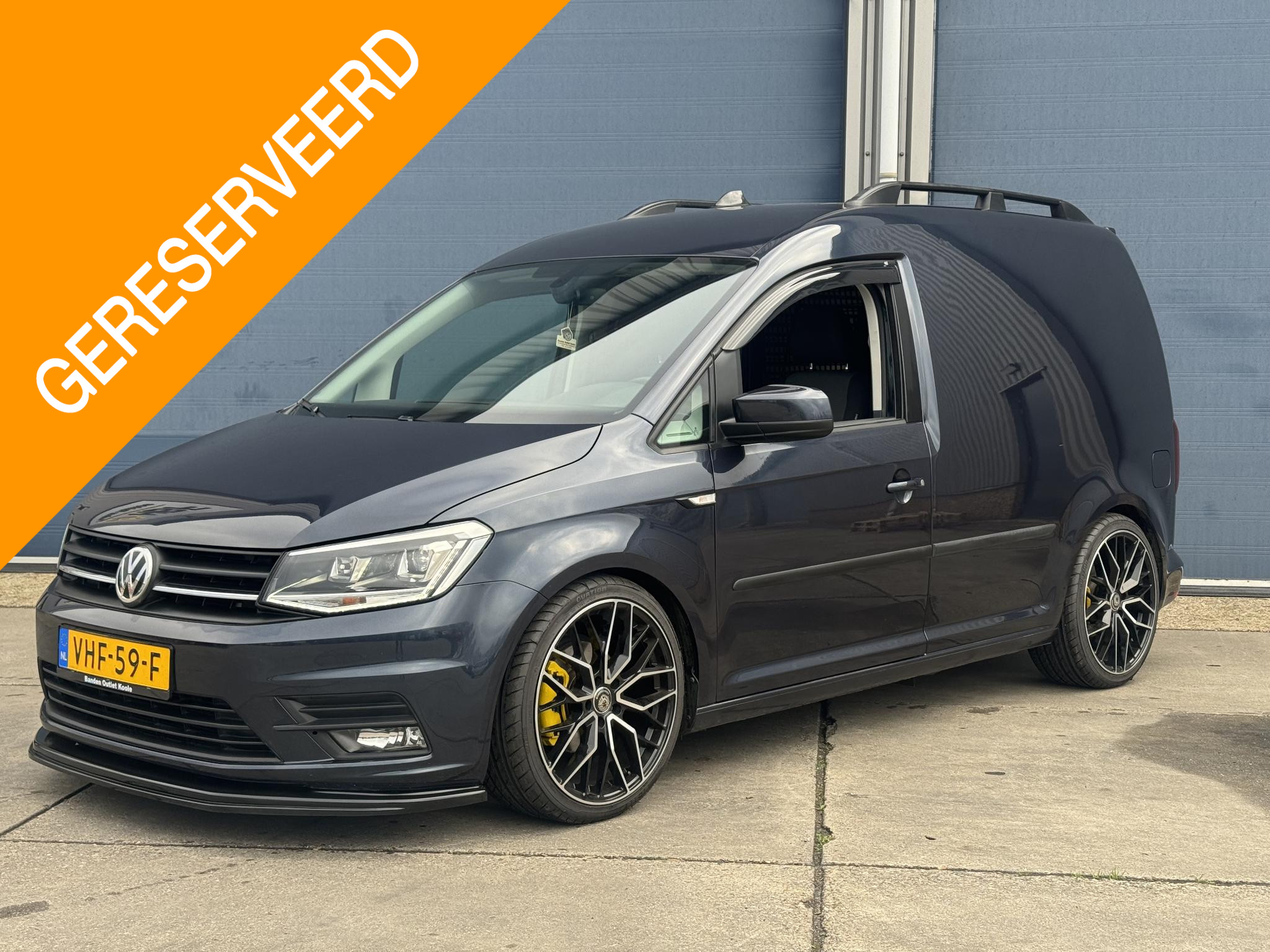 Volkswagen Caddy 2.0 TDI L1H1 BMT C-Edition AUTOMAAT / VERLAAGD / NAVI / SPOILERS / N.A.P / ADAPTIVE CRUISE CONTROLE