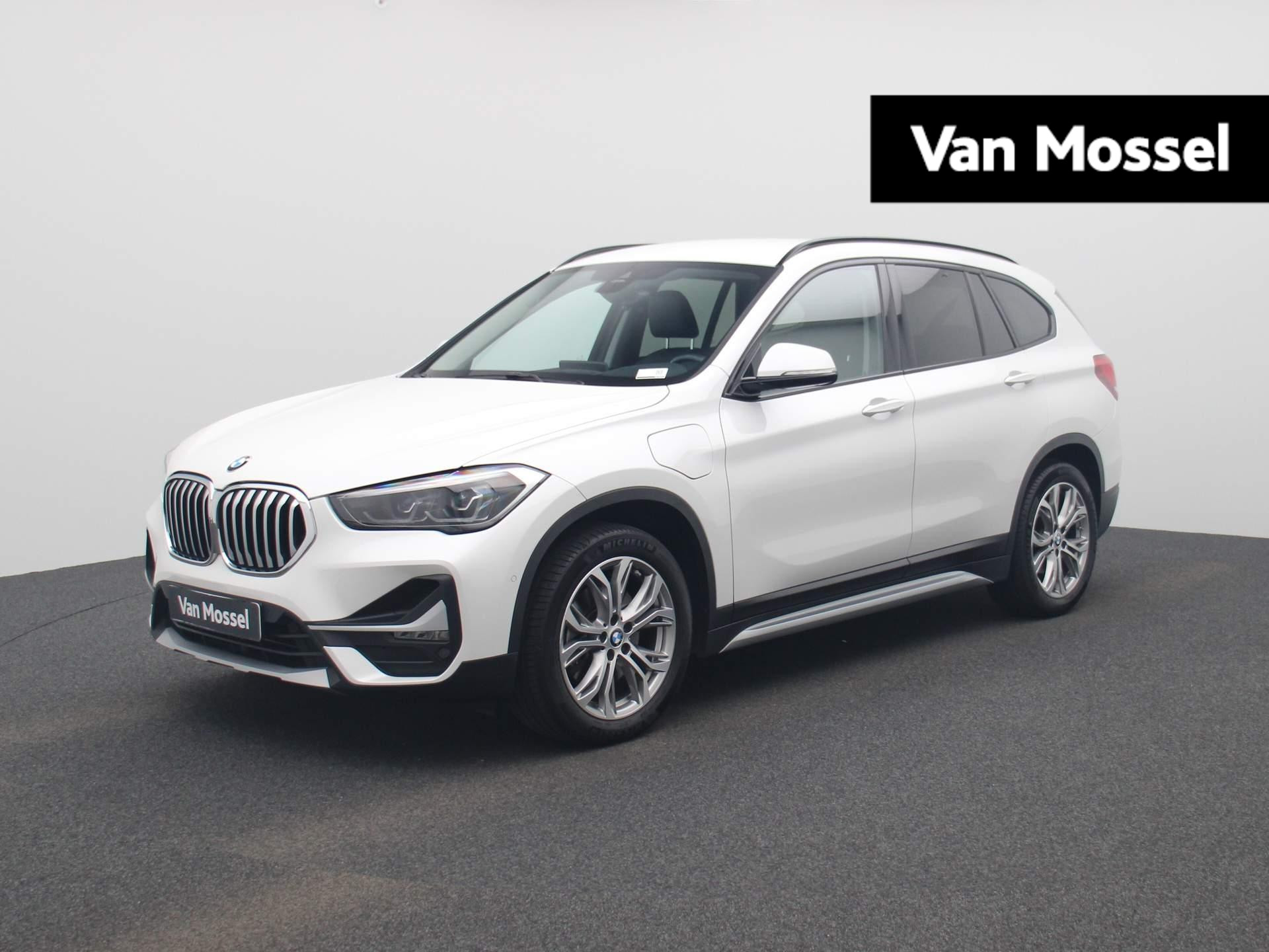 BMW X1 xDrive25e Executive | Automaat | Half-Leder | Navigatie | Climate control | Parkeer sensoren | LMV | LED | Camera | Stoel verwarming | DAB