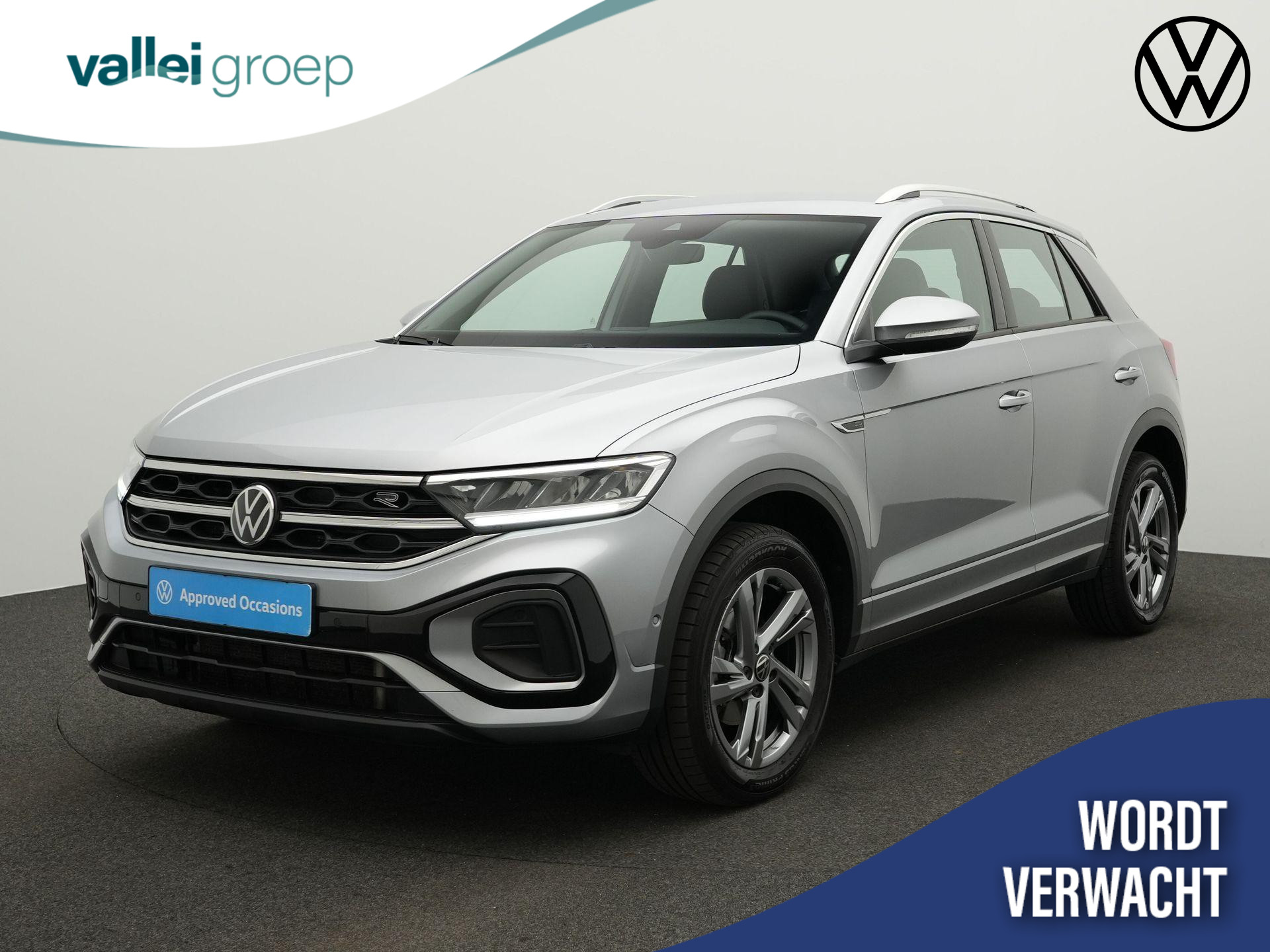 Volkswagen T-Roc 1.5 TSI 150 pk DSG R-Line Edition | Stoelverwarming | Parkeersensoren voor/achter | Keyless Entry