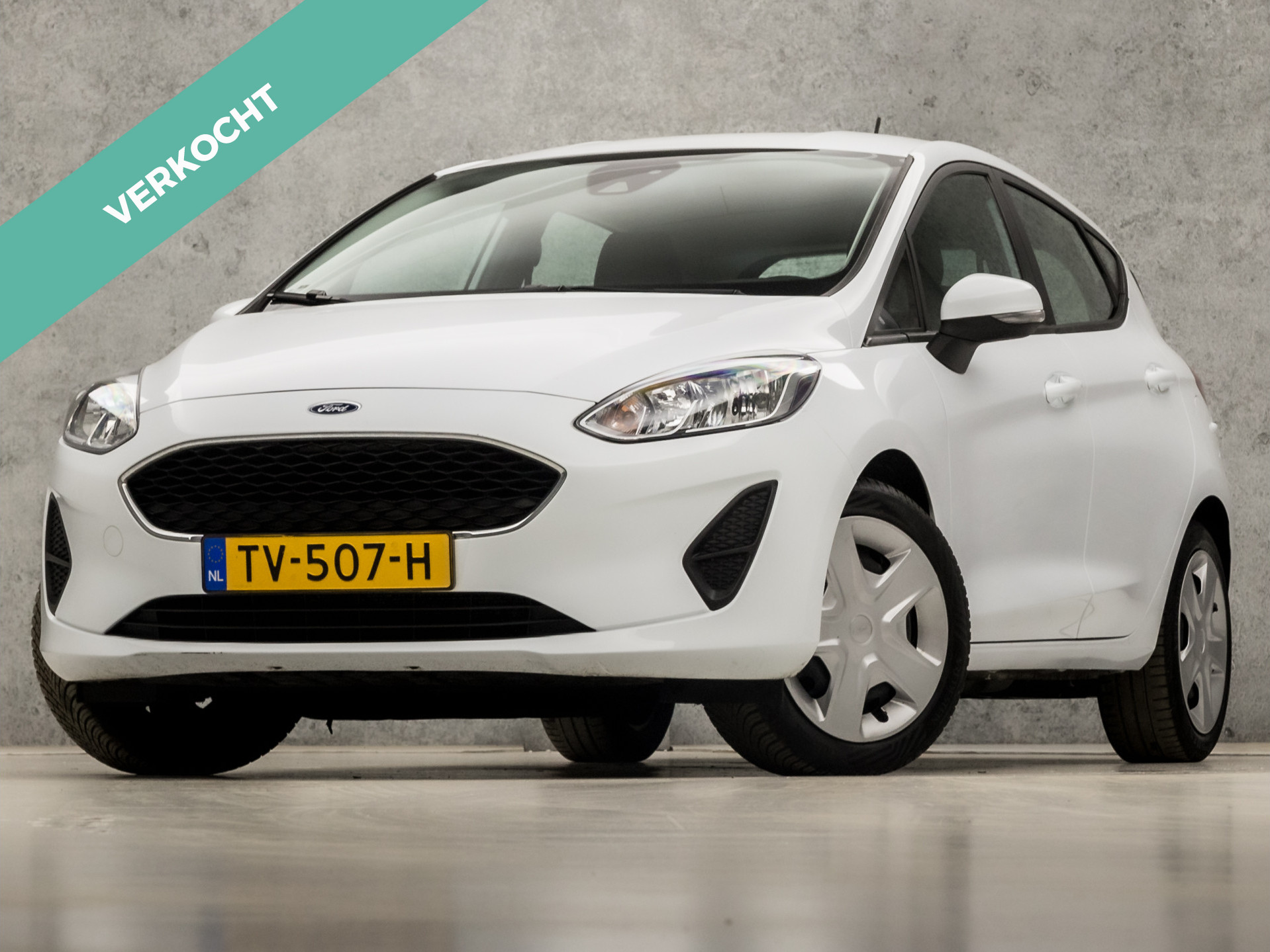 Ford Fiesta 1.1 Premium (APPLE CARPLAY, GROOT NAVI, CRUISE, SPORTSTOELEN, LANE ASSIST, STUURWIEL MULTIFUNCTIONEEL, NIEUWSTAAT)