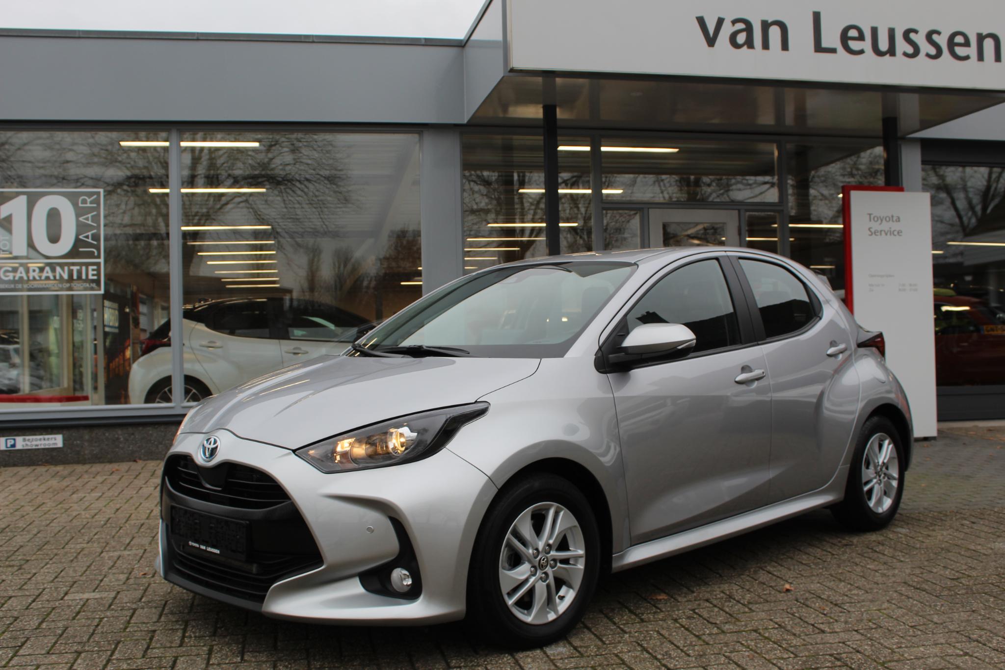 Toyota Yaris 1.5 HYBRID DYNAMIC PARK.SENSOREN V+A STOELVERW. APPLE/ANDROID DAB AD-CRUISE CAMERA