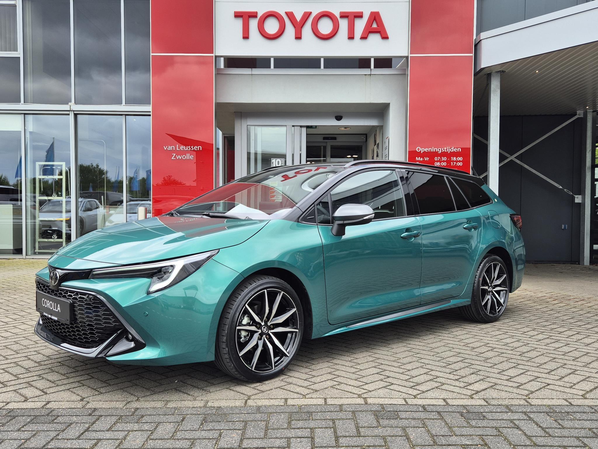 Toyota Corolla Touring Sports Hybrid 140 GR Sport NIEUW DIRECT LEVERBAAR UNIEK KEYLESS ELEK.ACHTERKLEP NAVI 18''LICHTMETAAL BLIND SPOT