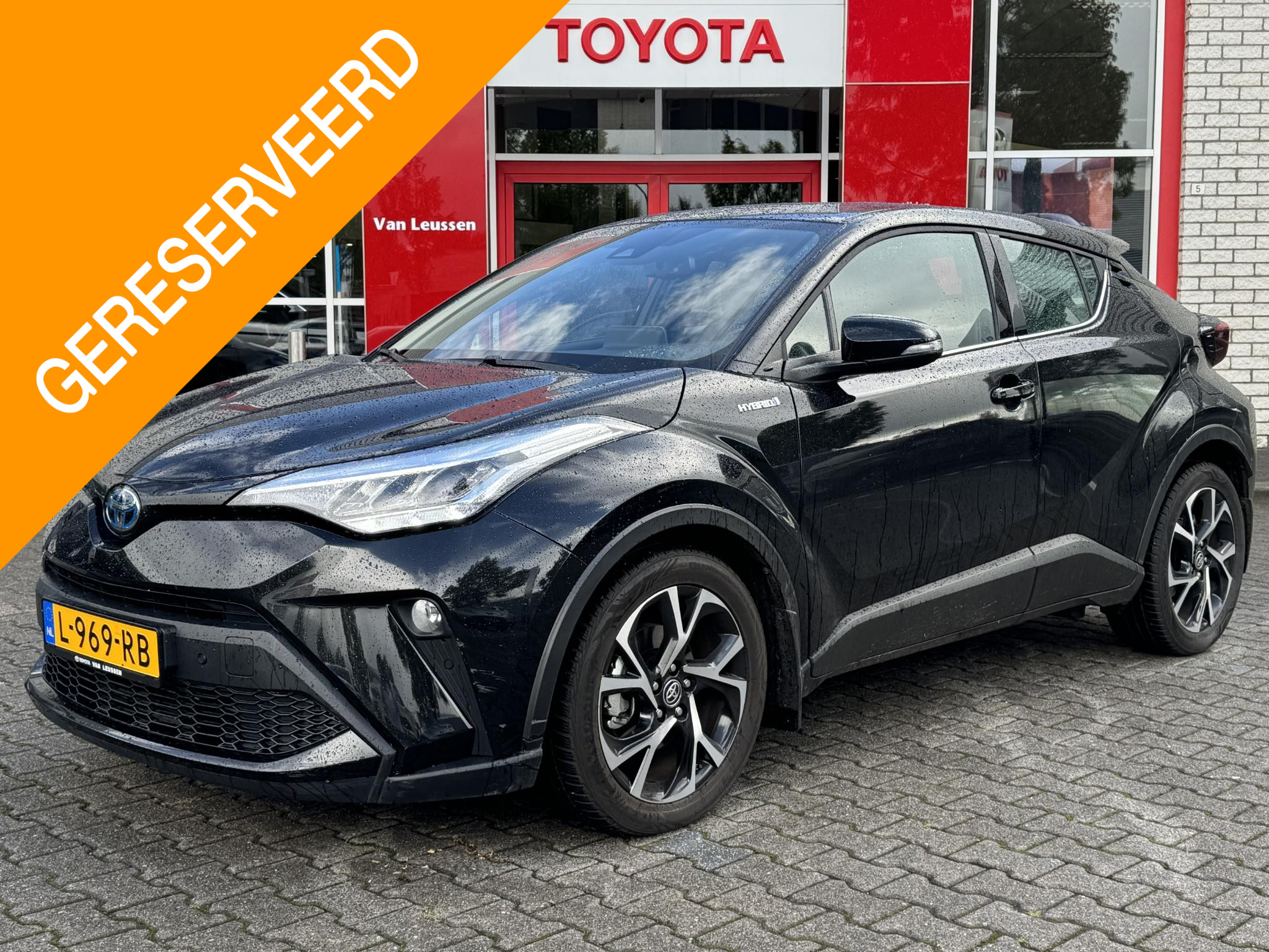 Toyota C-HR 1.8 HYBRID DYNAMIC NL-AUTO 1E-EIG DEALER-OND ALL-SEASON AFN-TREKHAAK STOELVERW NAVI LEDER LED PARK-SENSOREN