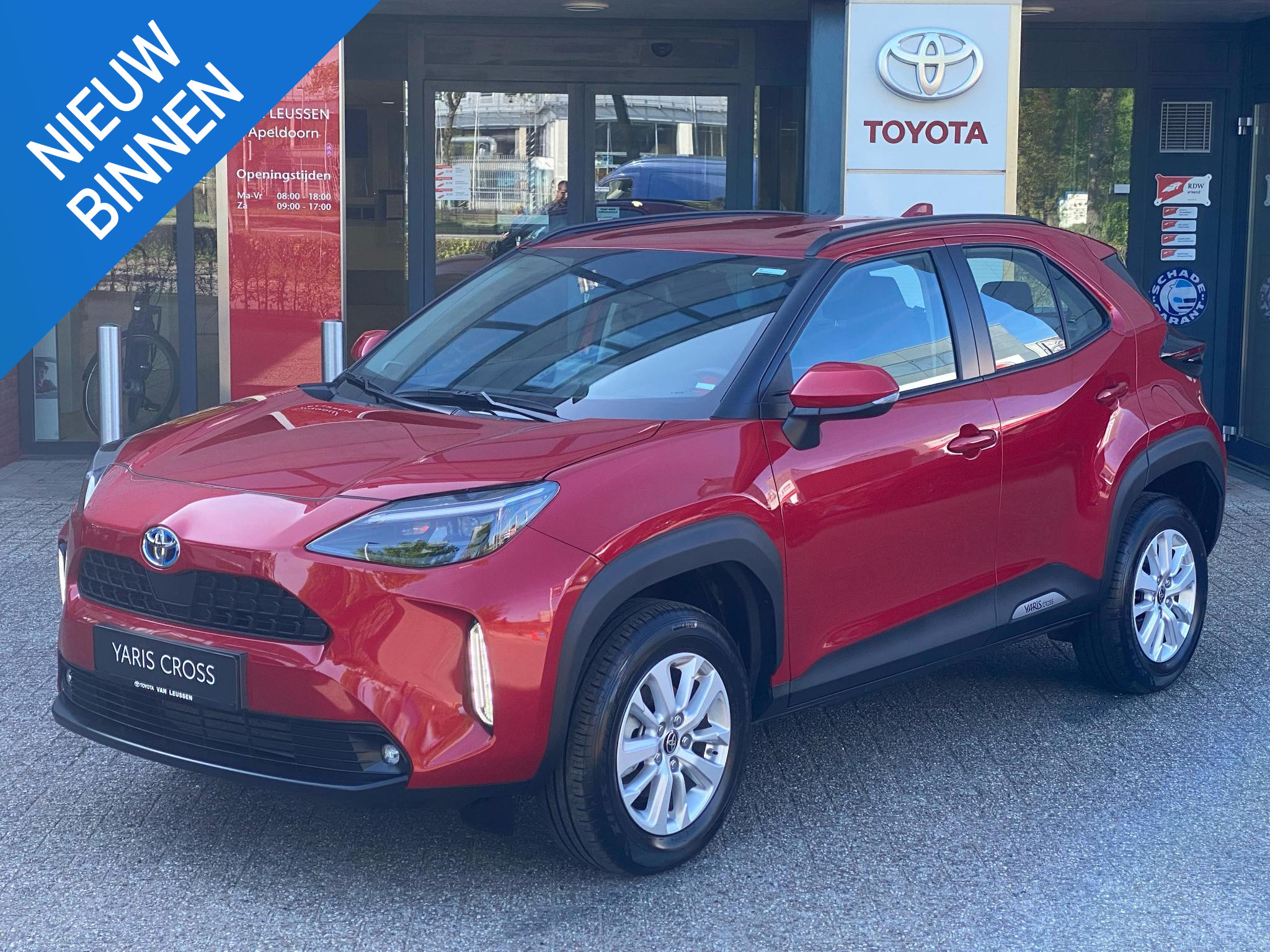 Toyota Yaris Cross 1.5 Hybrid DYNAMIC HEAD-UP STOEL/STUURVERW KEYLESS EL-ACHTERKLEP NAVI CAMERA APPLE/ANDROID CLIMA BLUETOOTH