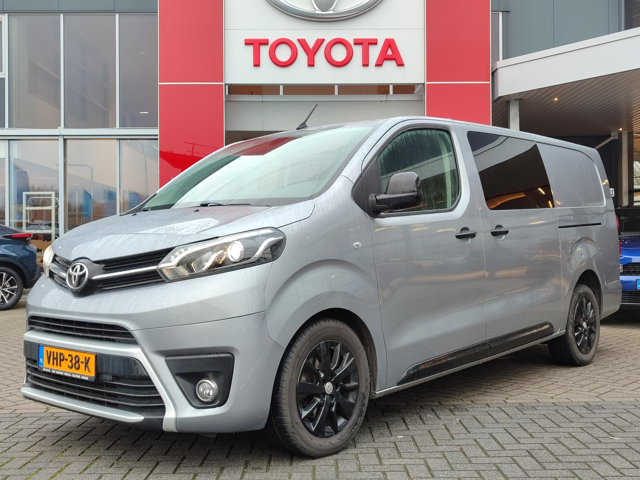 Toyota ProAce Long Worker DC 2.0 D-4D Black Line Long DC NAVI CAMERA PARK-SENSOREN CLIMA BLUETOOTH CRUISE LM-VELGEN AUTOMAAT NL-AUTO