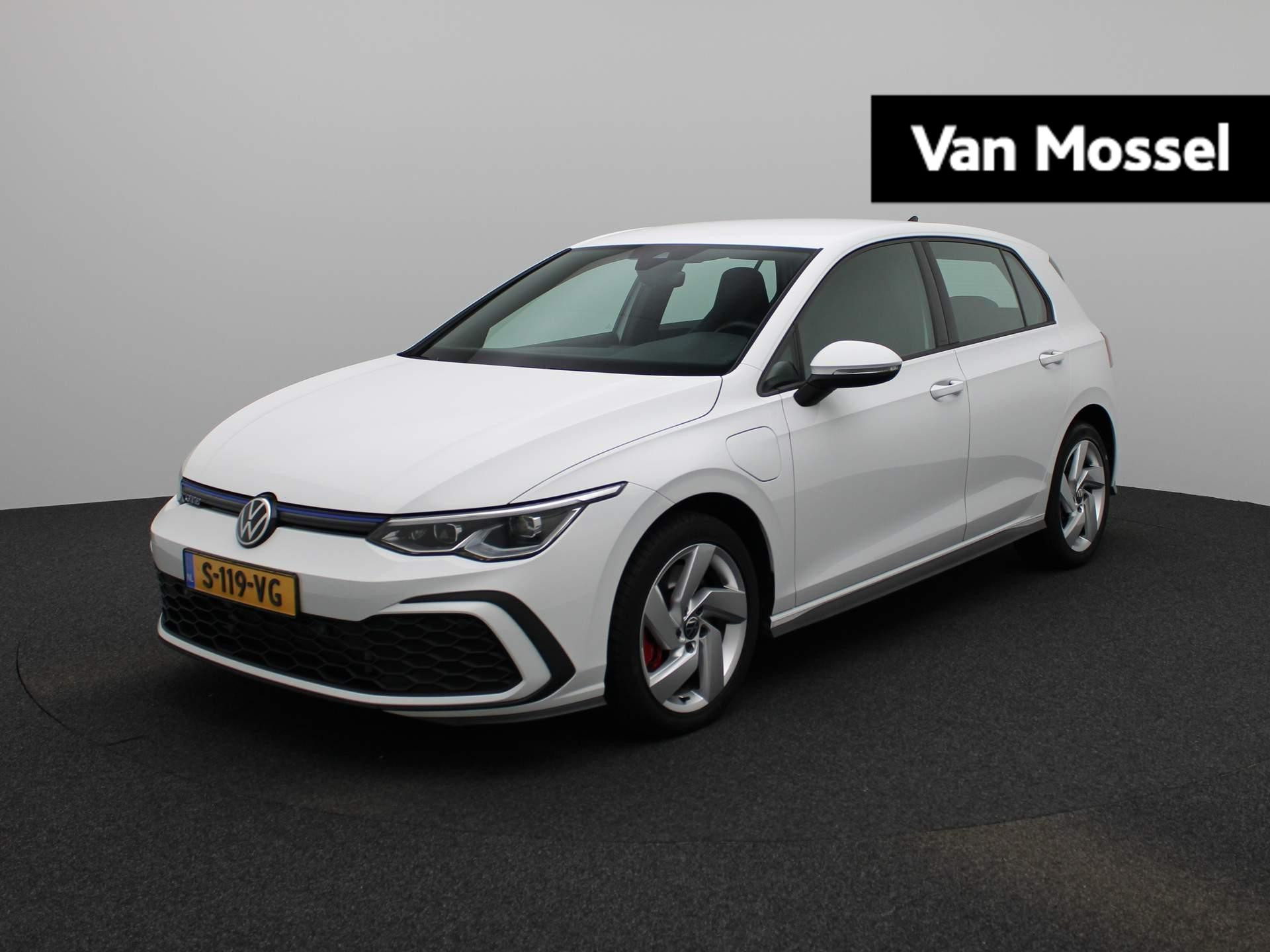 Volkswagen Golf 1.4 eHybrid GTE PHEV 245 PK PHEV | Automaat | Navigatie | Parkeersensoren | Stuurverwarming | Stoelverwarming | Adaptive cruise control | LED Matrix | Climate control | Apple Carplay | Android Auto | Lichtmetalen velgen | Sfeerverlichting | Drive mode |