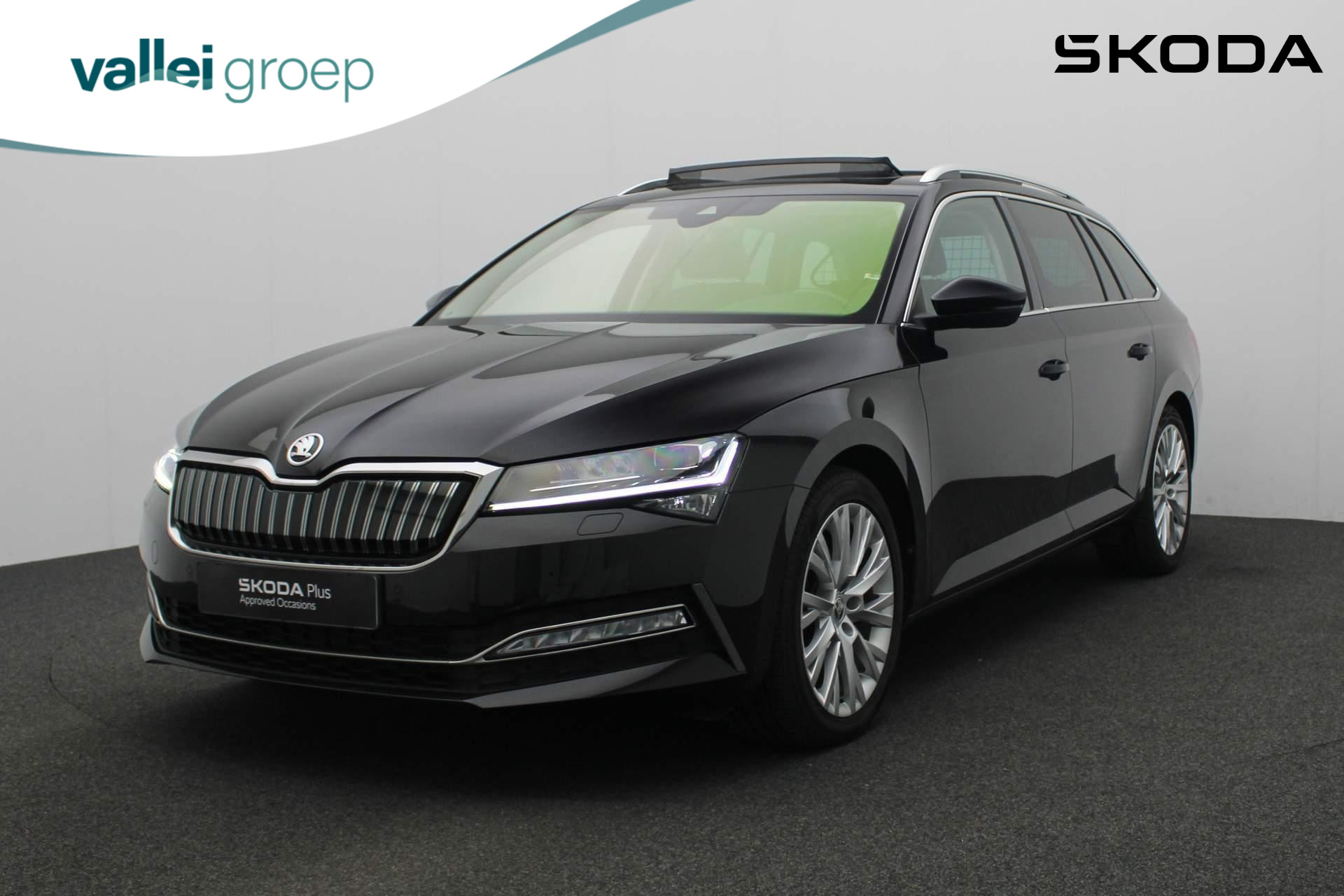 Škoda Superb Combi 1.4 TSI iV 218 DSG Style | Pano | Parkeersensoren | Stoelverwarming | Cruise |18 inch