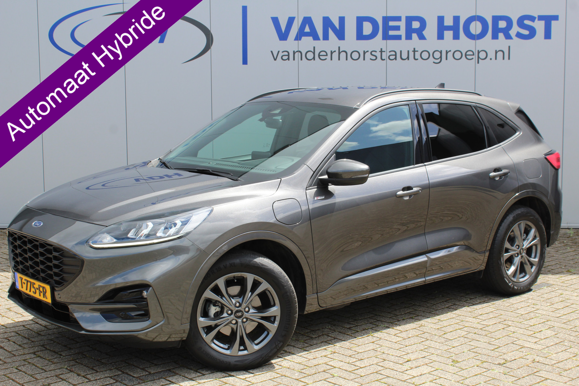 Ford Kuga 2.5-225pk PHEV ST-Line. Trekgewicht 1.500kg ! Fijne, comfortabele en betrouwbare plug-in-hybride ! Slechts 22.000km ! Volautm. airco dual, Camera, Trekhaak, Parkeersensoren v+a, Navigatie, Keyless, Bluetooth, Cruise control, Lm velgen, Metallic lak etc.