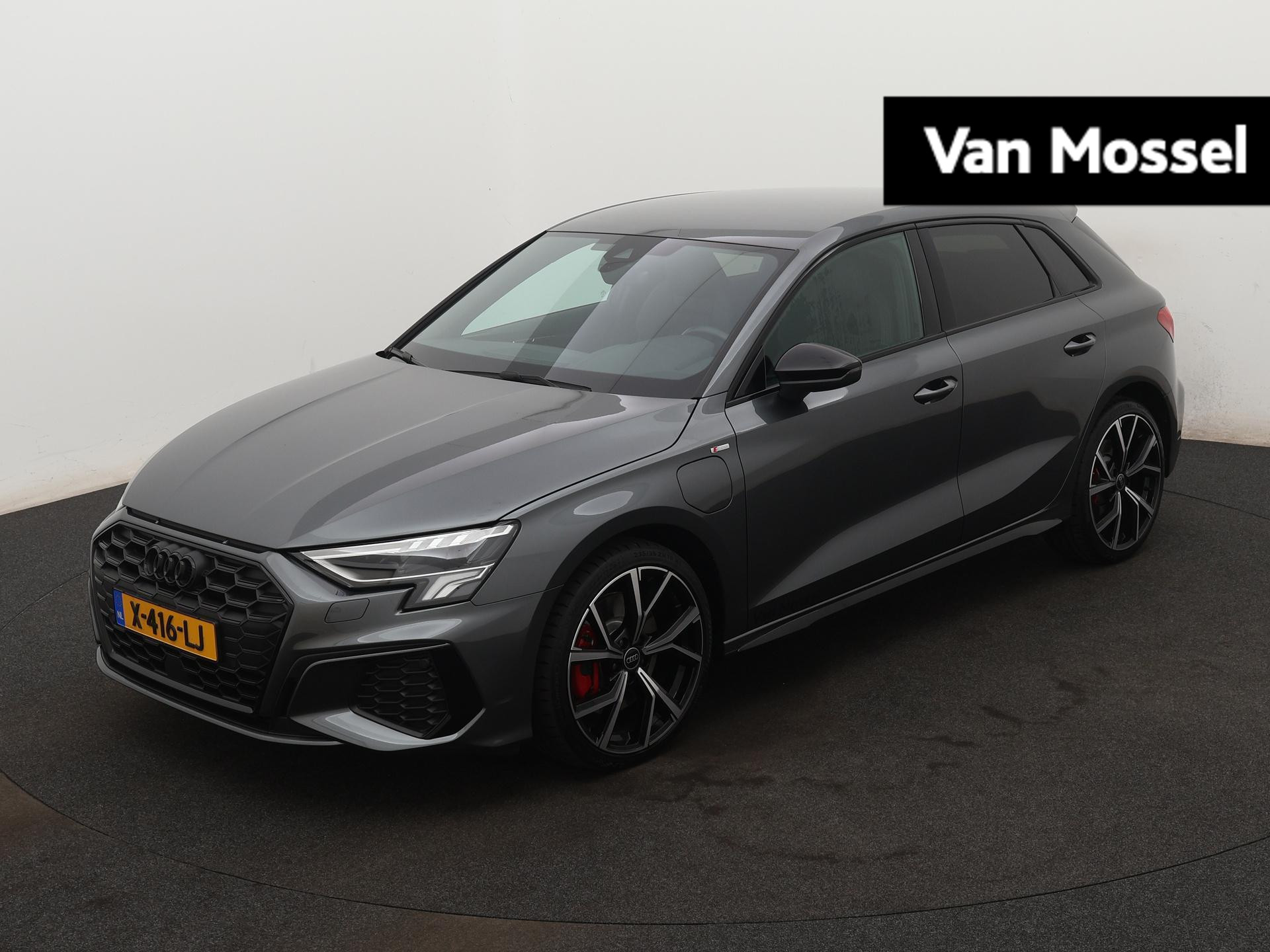 Audi A3 Sportback 45 TFSI e S edition Competition 245 PK | Demo | Automaat | Navigatie | Comfortairconditioning 2-zones | Full-LED verlichting | Parkeerhulp achter | Stoelverwarming | Privacy glas | Audi virtual cockpit | Audi smartphone interface | Optiekpakket zwart plus |