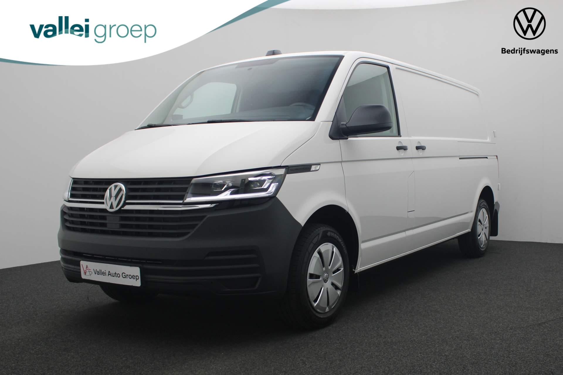 Volkswagen Transporter 2.0 TDI 150PK DSG L2H1 30 | 2x schuifdeur | 3-zits | Trekhaak | Camera | Standkachel | LED koplampen | Apple Carplay / Android Auto