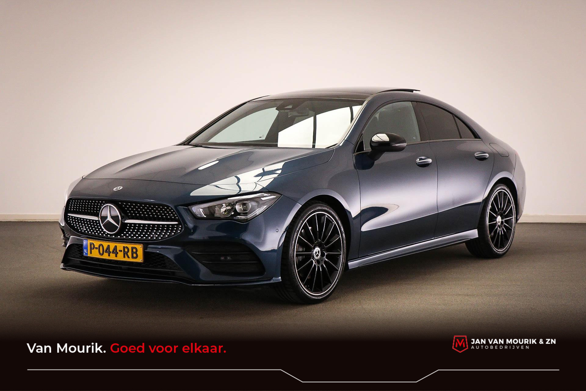 Mercedes-Benz CLA 200 AMG Line | PANORAMADAK | WIDESCREEN | APPLE | SFEERVERLICHTING | 19"