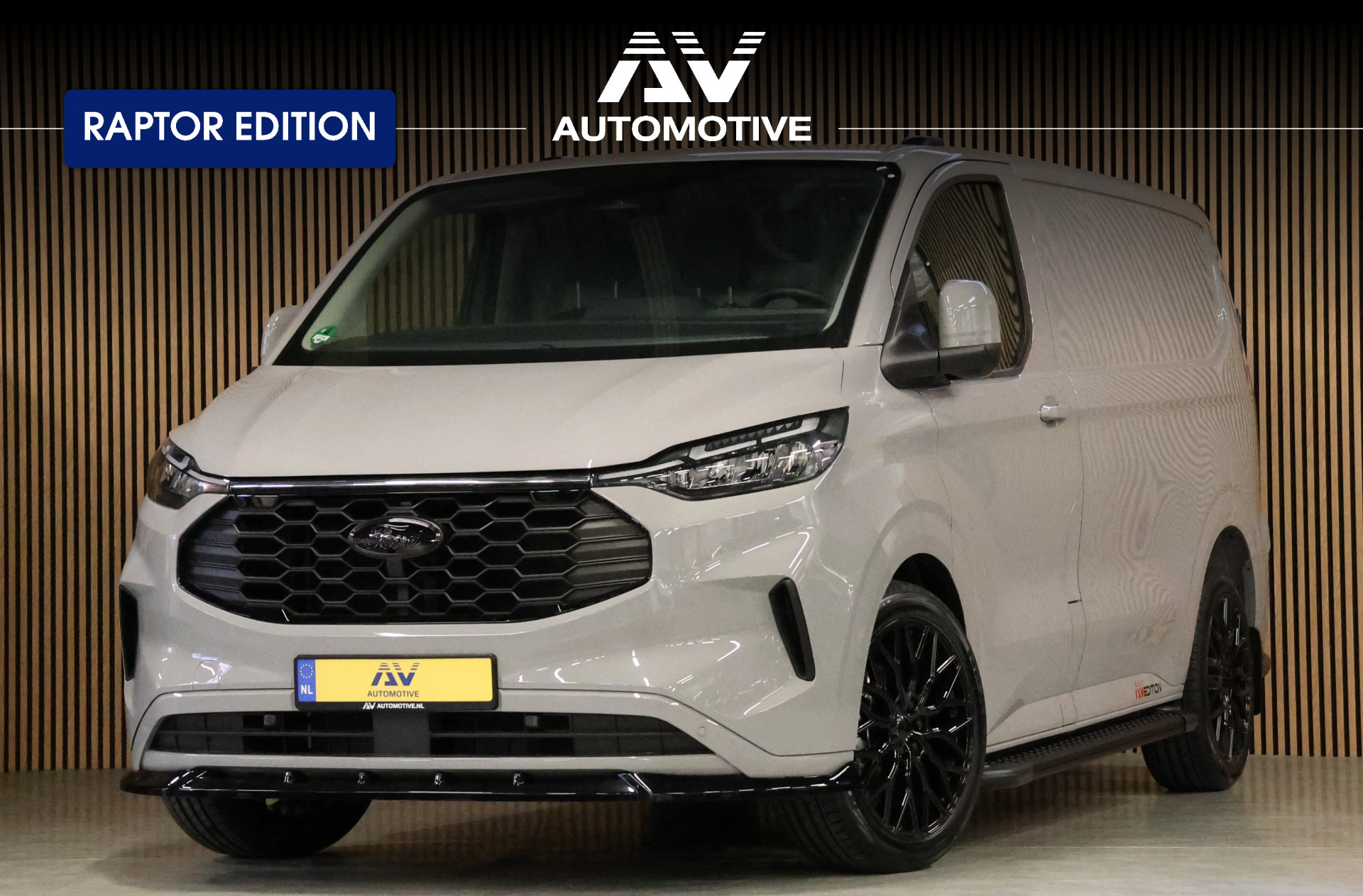 Ford Transit Custom 300 2.0 TDCI Limited 170 PK | Raptor Edition | BPM VRIJ | ACC | Blind Spot | Navigatie | Camera | CarPlay | Lane Assist | Stoelverwarming | | Lane Assist | 3-Zitter | Fabrieksgarantie tot 02/2028