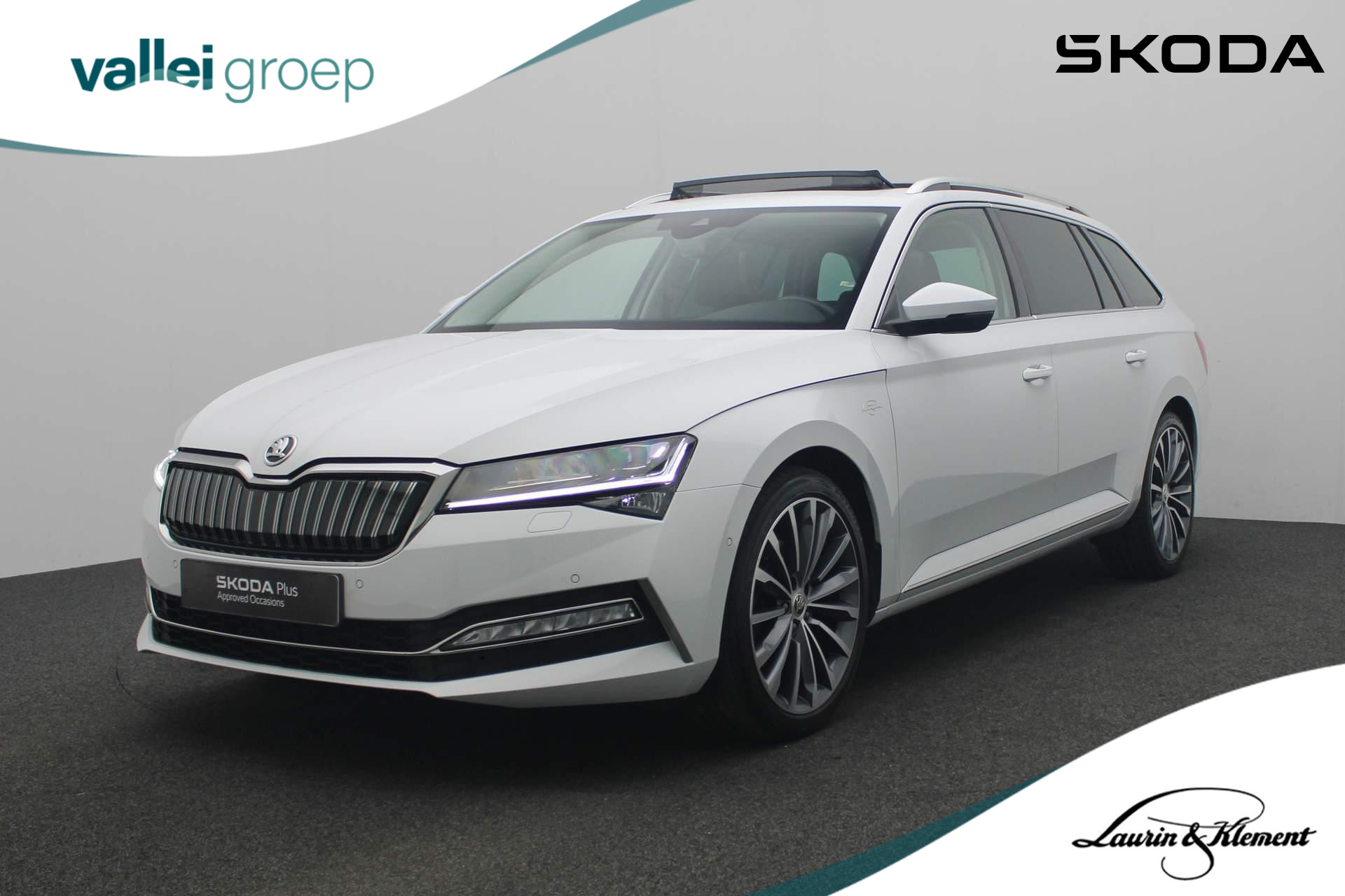 Škoda Superb Combi 1.4 TSI 218PK DSG iV Laurin & Klement | Pano | Leder | Matrix LED | Geheugenstoelen | Navi Columbus | CANTON | Adaptief onderstel | Stuur/stoel/achterbankverwarming | Camera | ACC | Keyless