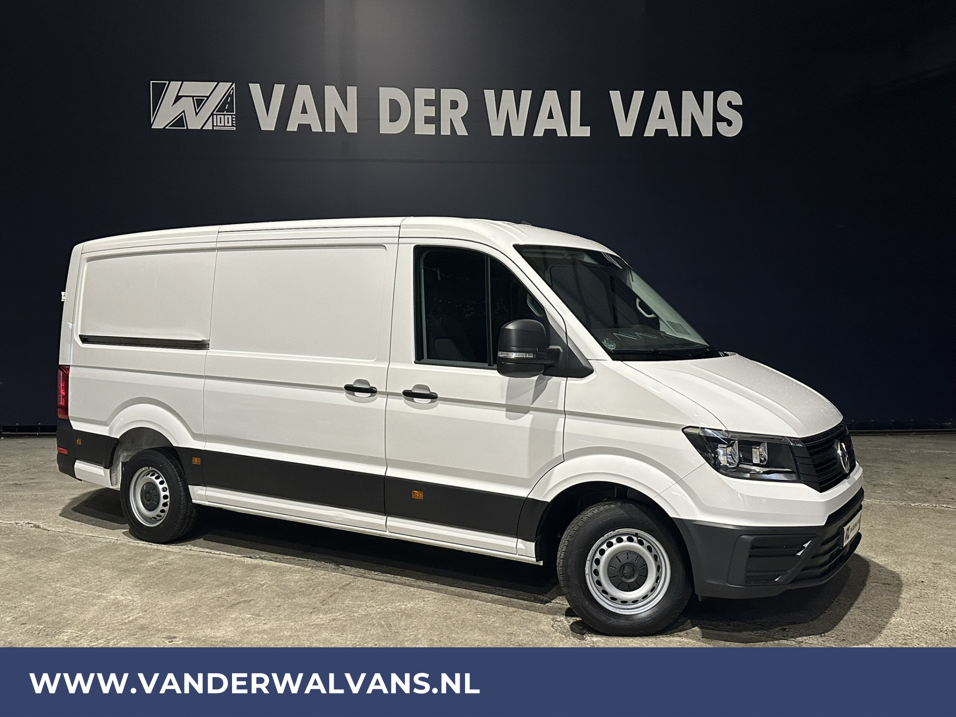 Volkswagen Crafter 2.0 TDI 141pk L3H2 L2H1 Euro6 Airco | 3000kg trekvermogen Bluetooth telefoonvoorbereiding