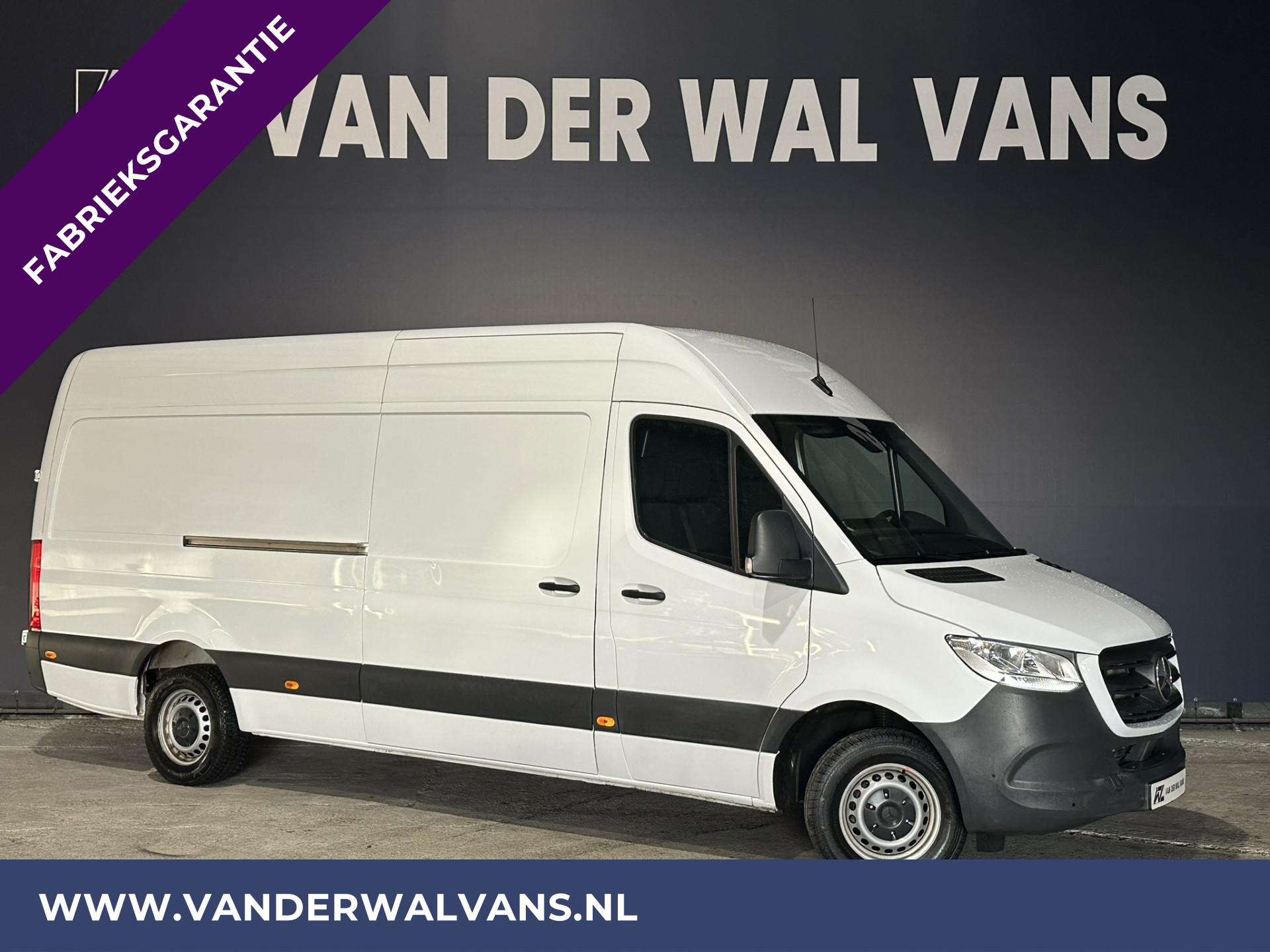 Mercedes-Benz Sprinter 317 CDI 170pk L3H2 Fabrieksgarantie Euro6 Airco | Camera | Apple Carplay | Android Auto | Cruisecontrol Chauffeursstoel, Parkeersensoren, Stoelverwarming, Bijrijdersbank