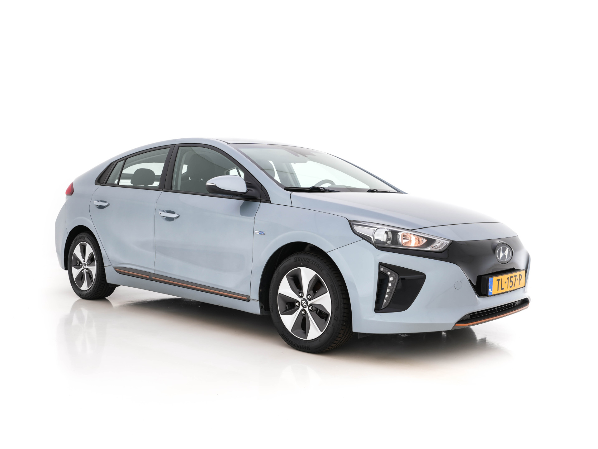 Hyundai IONIQ Comfort EV (INCL.BTW) *INFINITY-AUDIO | NAVI-FULLMAP | CAMERA | LANE-ASSIST | ADAPTIVE-CRUISE | KEYLESS | DAB+ | COMFORT-SEATS | 16"ALU*