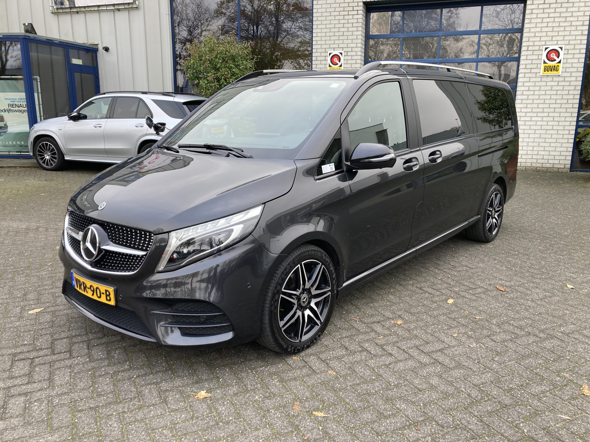 Mercedes-Benz V-Klasse 300d AMG Extra Lang L3 DC Avantgarde Edition Distronic, Luchtvering, 360 Graden camera, LED