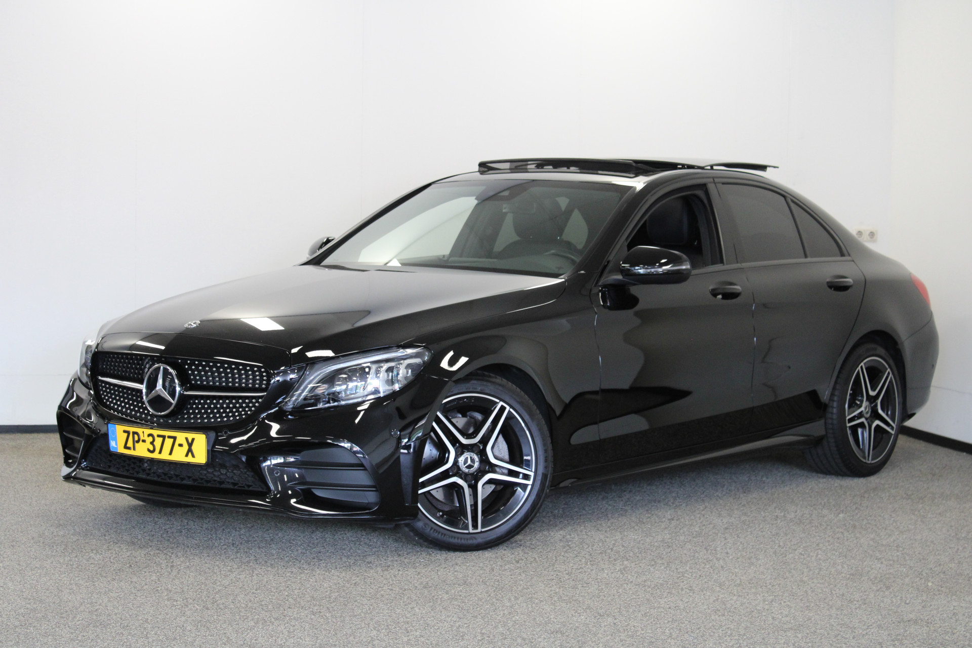 Mercedes-Benz C-Klasse 180 Business Solution Plus Upgrade Edition Sfeerverlichting-Pano-Matrix-NL Auto