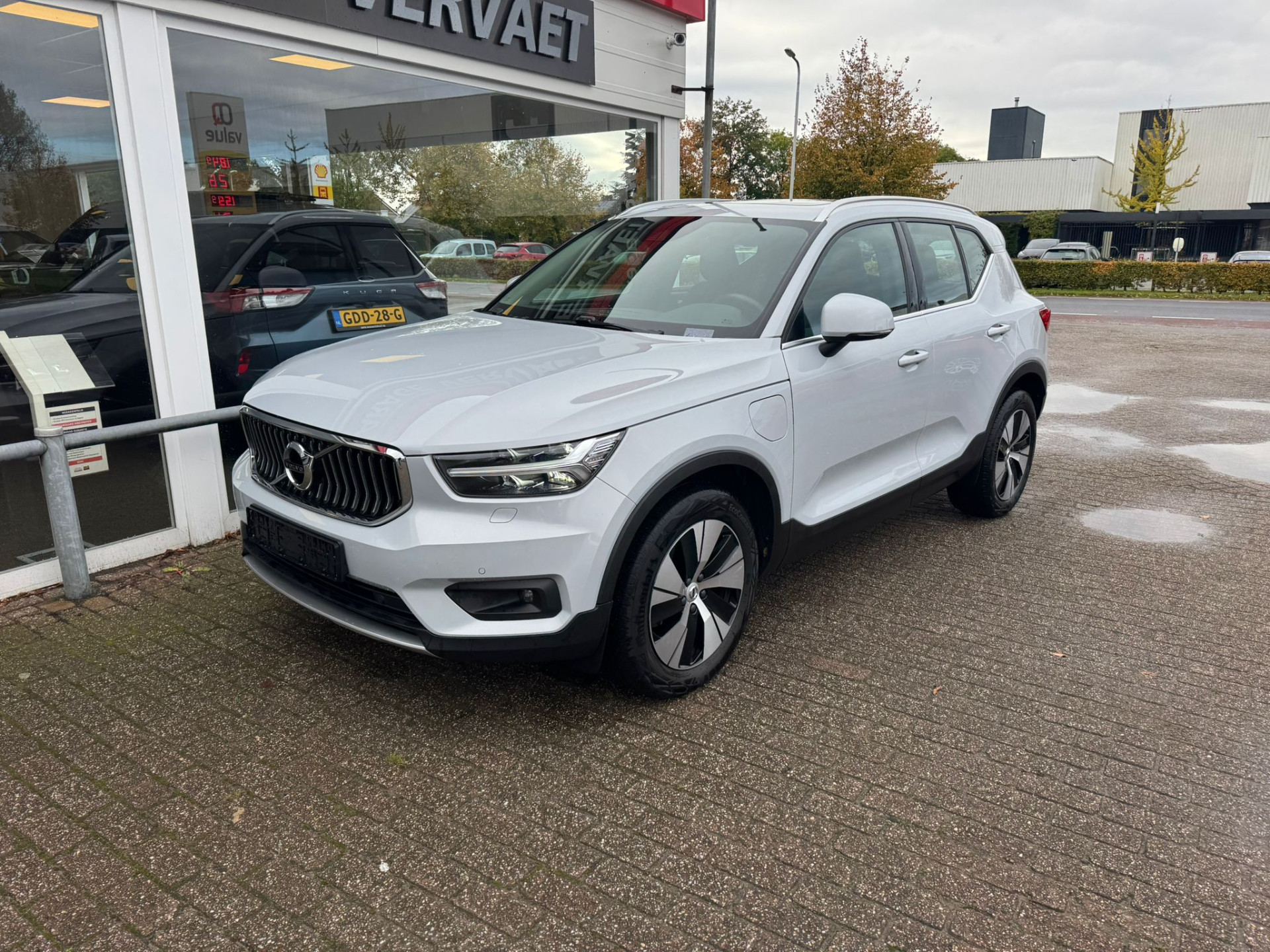 Volvo XC40 1.5 T5 Twin Engine Momentum Pro