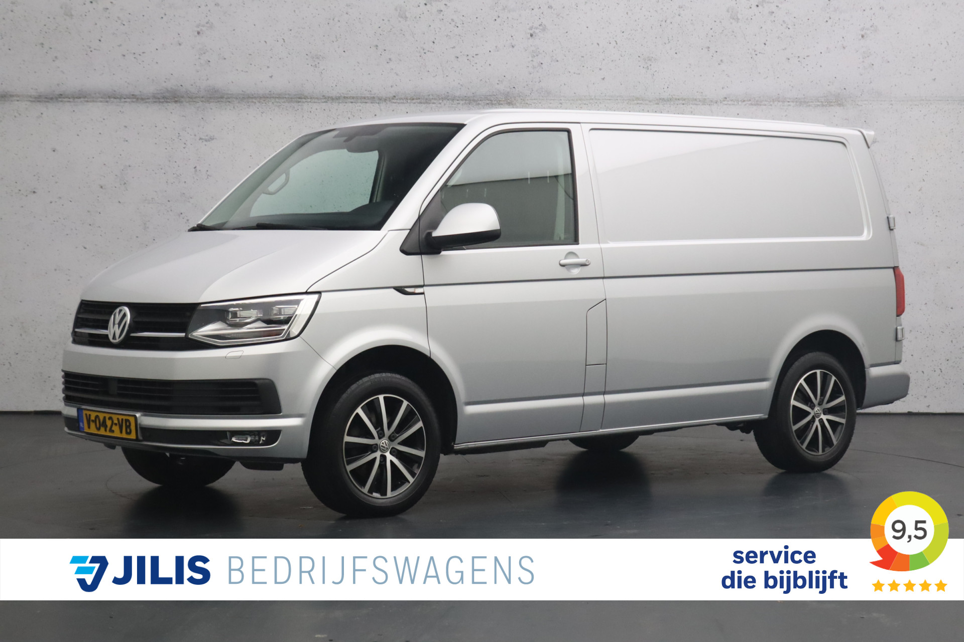 Volkswagen Transporter 2.0 TDI 150PK Highline | LED | Trekhaak | Adaptieve cruise control | Lederen bekleding | Parkeersensoren