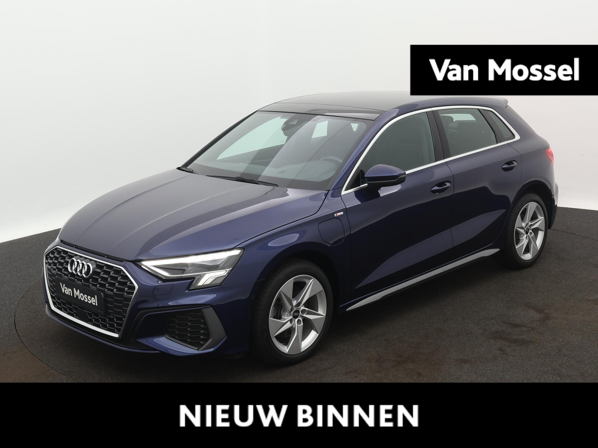 Audi A3 Sportback 45 TFSI e S edition Competition | PANORAMADAK | BANG & OLUFSEN | APPLE CARPLAY - ANDROID AUTO | STOELVERWARMING | NAVIGATIE | CLIMATE CONTROL | CRUISE CONTROL | PARKEERSENSOREN |