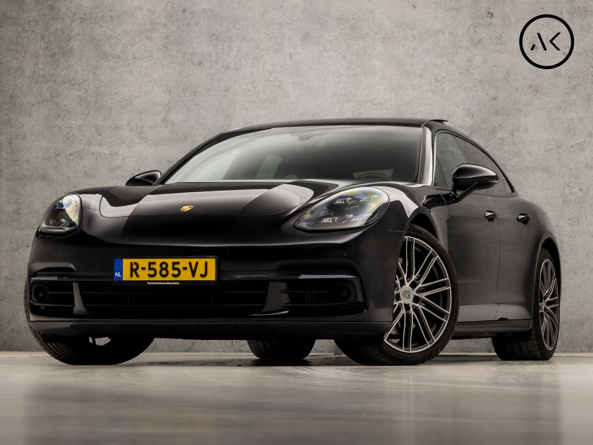 Porsche Panamera Sport Turismo 2.9 4 E-Hybrid Sportdesign 463Pk Automaat (PANORAMADAK, APPLE CARPLAY, SOFT CLOSE, LUCHTVERING, MATRIX LED, GROOT NAVI, MEMORY SEATS, ADAPTIVE CRUISE, NIEUWSTAAT)