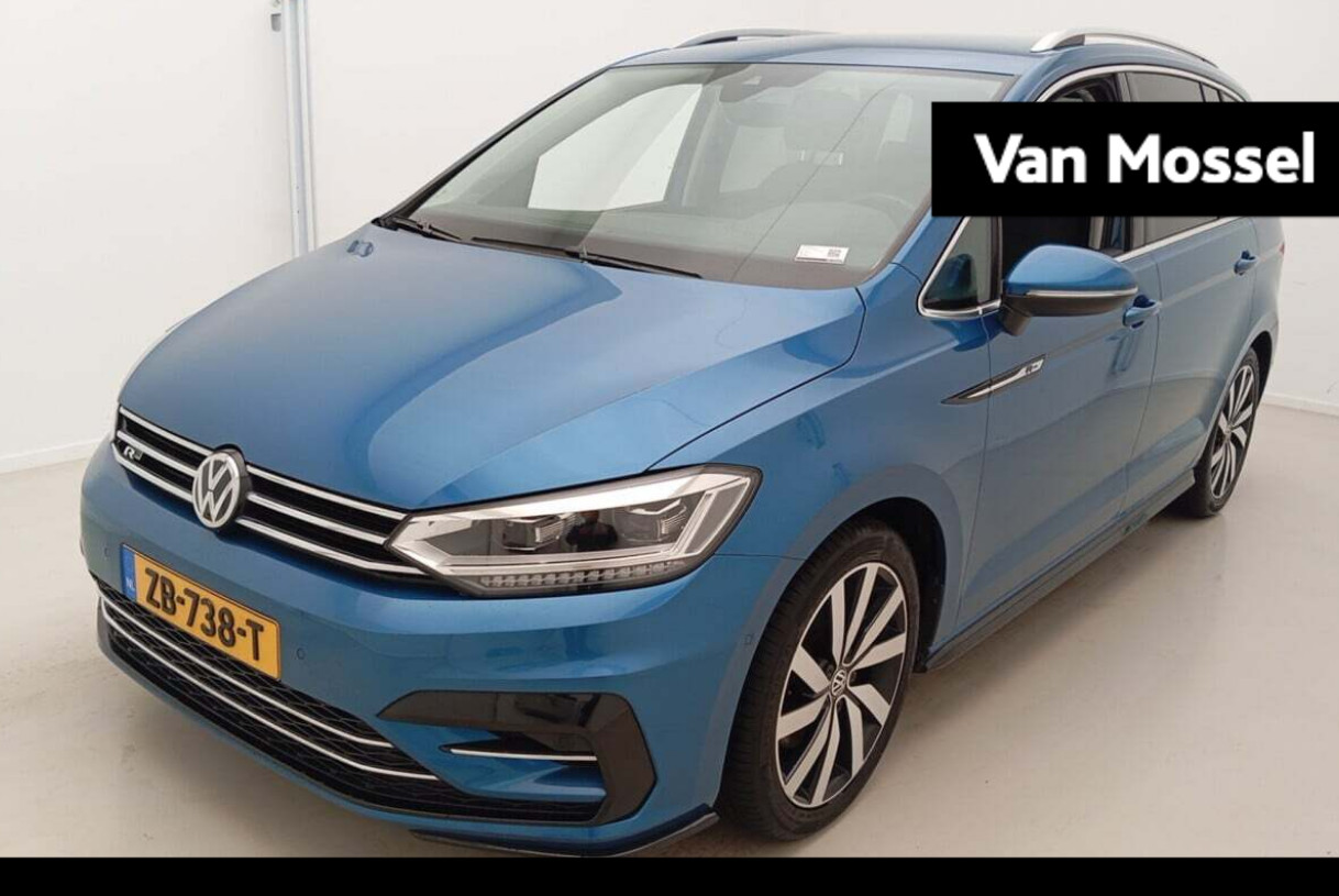 Volkswagen Touran 1.5 TSI Highline Business R-Line 150PK | Automaat | Keyless | Park Assist | Stoelverwarming | Navigatie | Parkeercamera | Elektrische achterklep