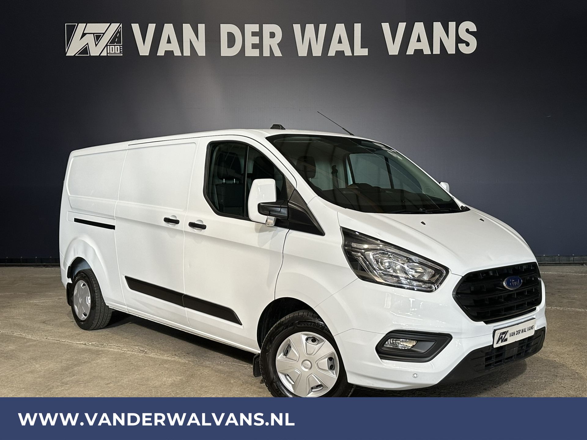 Ford Transit Custom 2.0 TDCI 130pk L2H1 Euro6 Airco | Cruisecontrol | Verwarmde voorruit Parkeersensoren, Bijrijdersbank, 2800kg trekvermogen