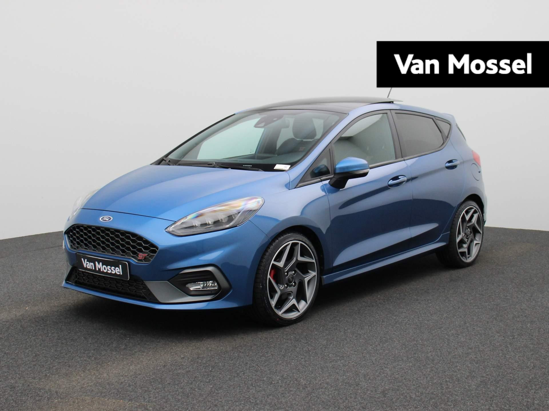 Ford Fiesta 1.5 EcoBoost ST-3 | ST 200PK | Half-Leder | Navigatie | Climate Control | Schuifdak | Diffusor | Cruise Control Adaptief | Winterpack | Parkeersensoren | Camera | LMV |