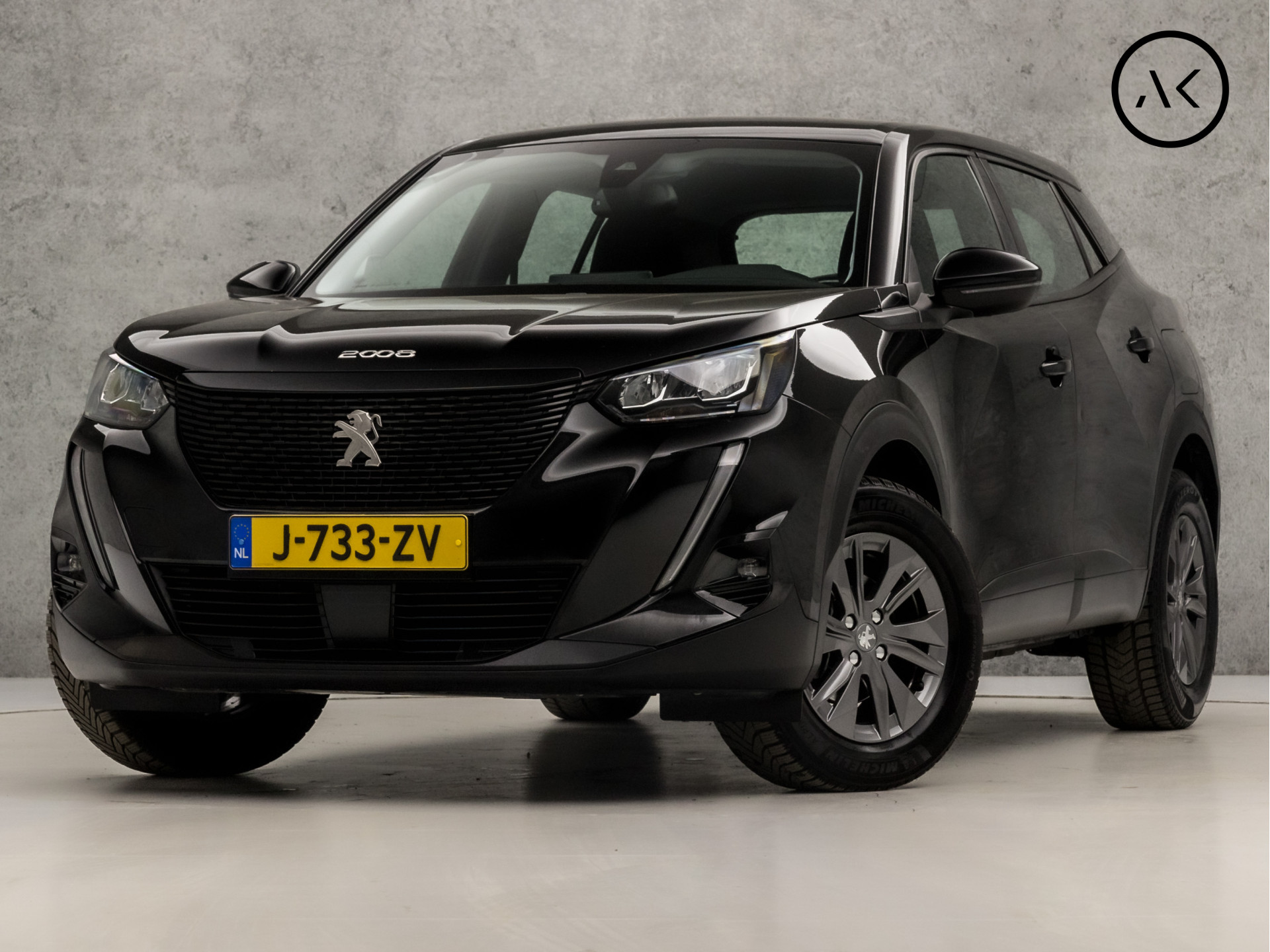 Peugeot 2008 1.2 PureTech Active Black Sport Automaat (NAVIGATIE, APPLE CARPLAY, SPORTSTOELEN, STOELVERWARMING, LED, CAMERA, XENON, NIEUWE APK, NIEUWSTAAT)