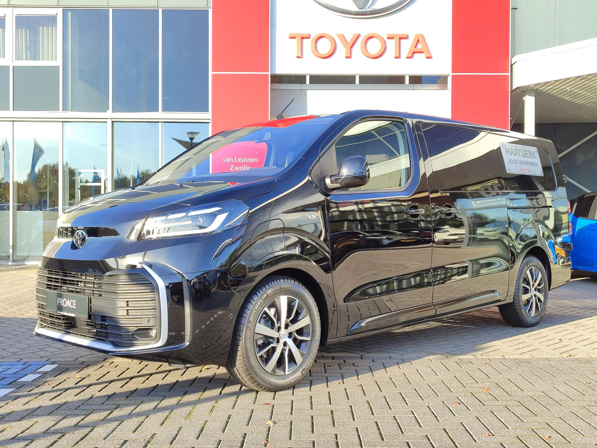 Toyota ProAce Long Worker DC Professional Electric 75 kWh NIEUW MODEL STOEL/STUURVERW NAVI CAMERA KEYLESS BLUETOOTH LM-VELGEN DODEHOEKDETECTIE 2X SCHUIFDEUR