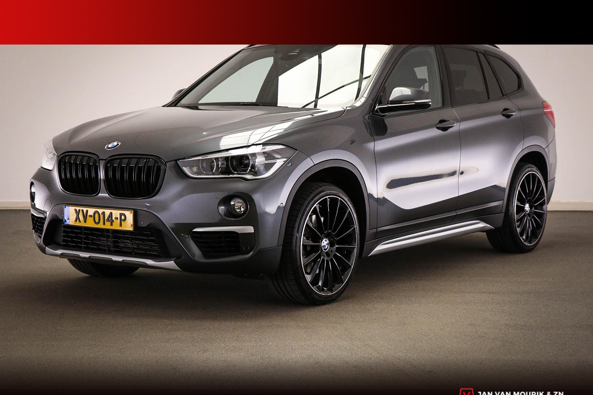 BMW X1 sDrive20i High Executive | LEDER | HEAD UP | DAB | DRAADLOZE LADER | CAMERA | 20"