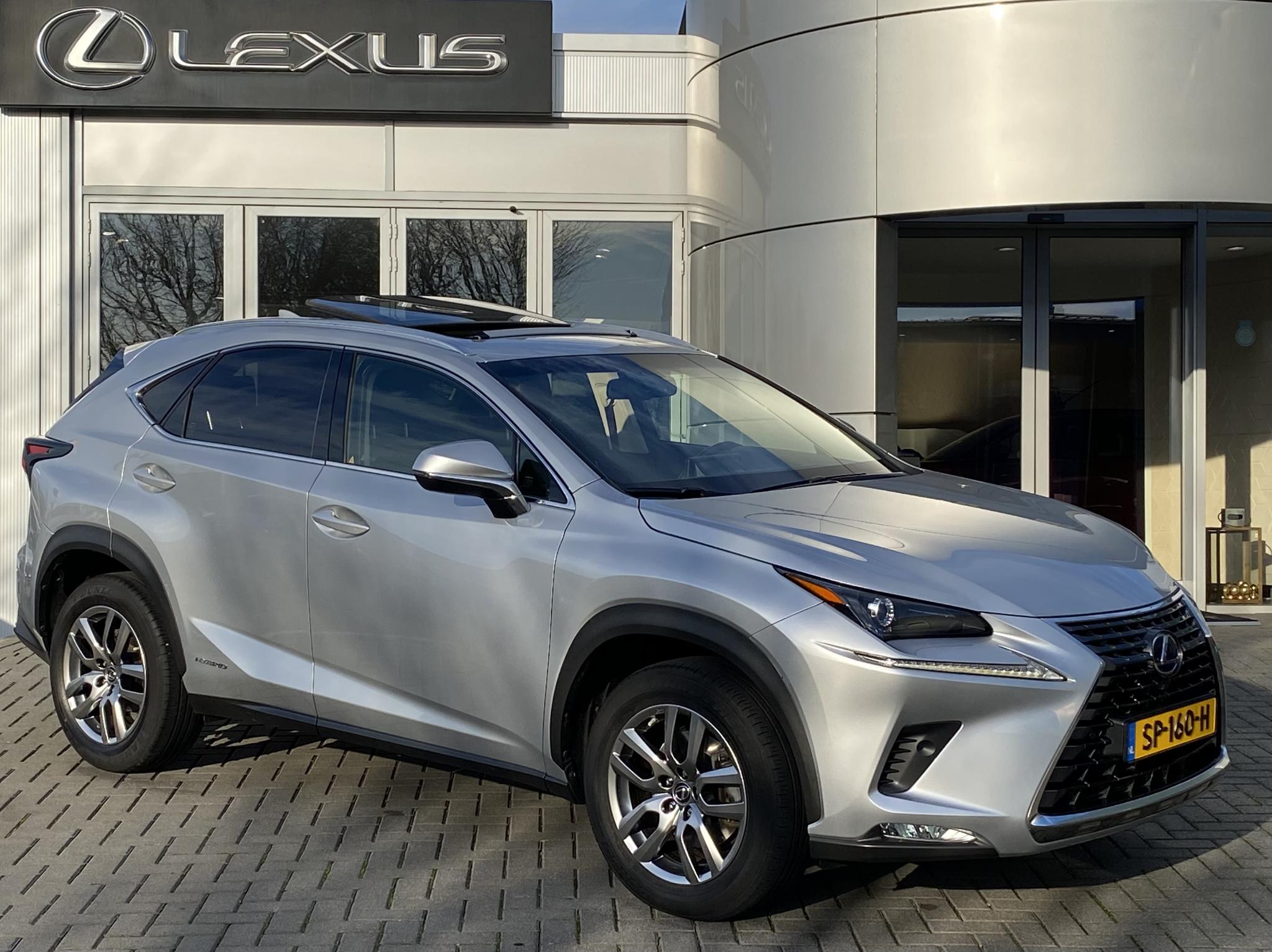 Lexus NX 300h AWD Luxury Line NL-AUTO CARPLAY SCHUIFDAK TREKHAAK STOELVERW CRUISE DAB+