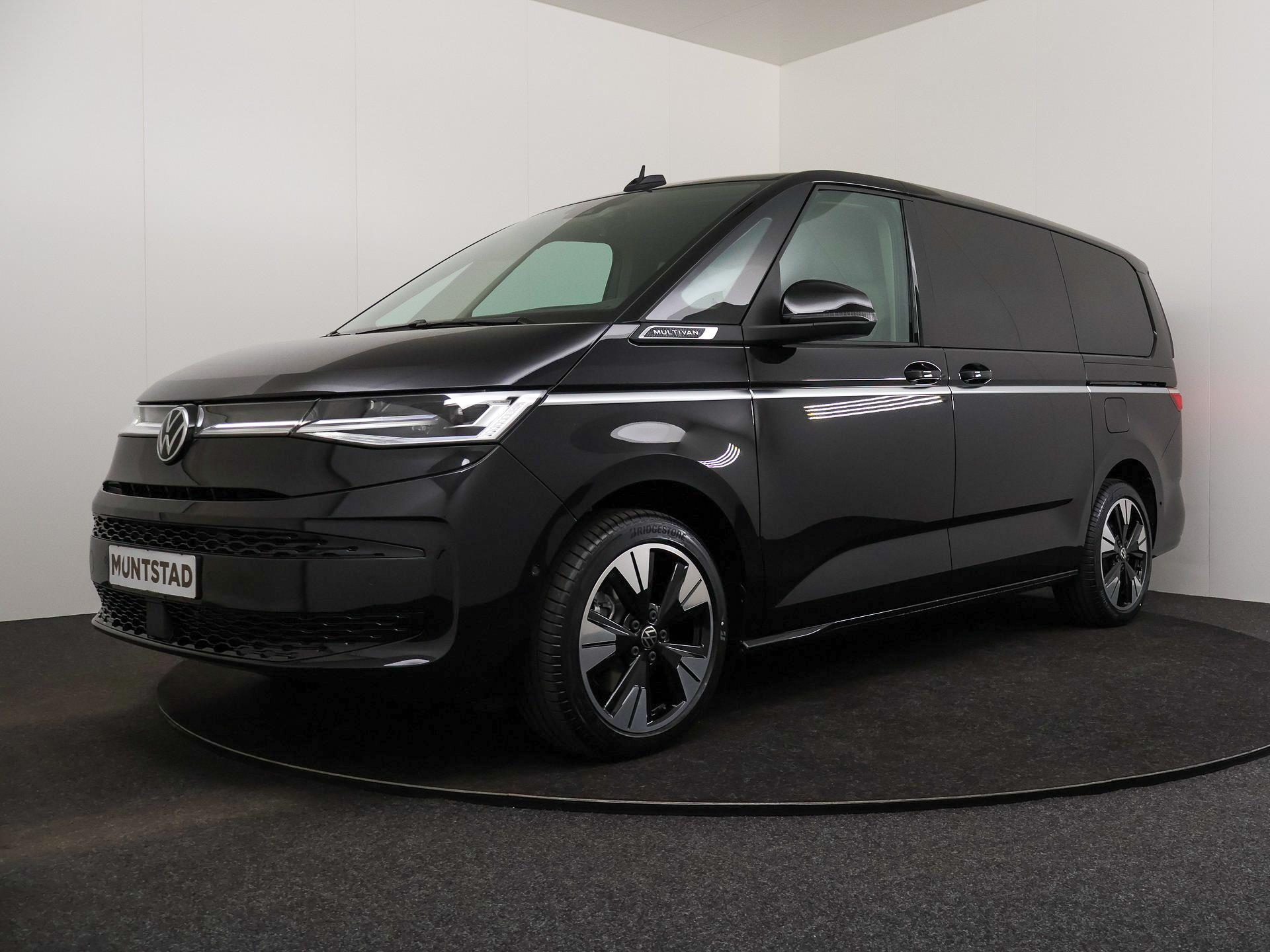 Volkswagen Multivan 1.4 eHybrid L2H1 Style | Direct leverbaar | Head up | Adaptive cruise control | 7 persoons VIS a VIS | Trekhaak | Chrome lijst | App connect | Leder | Travel assist |