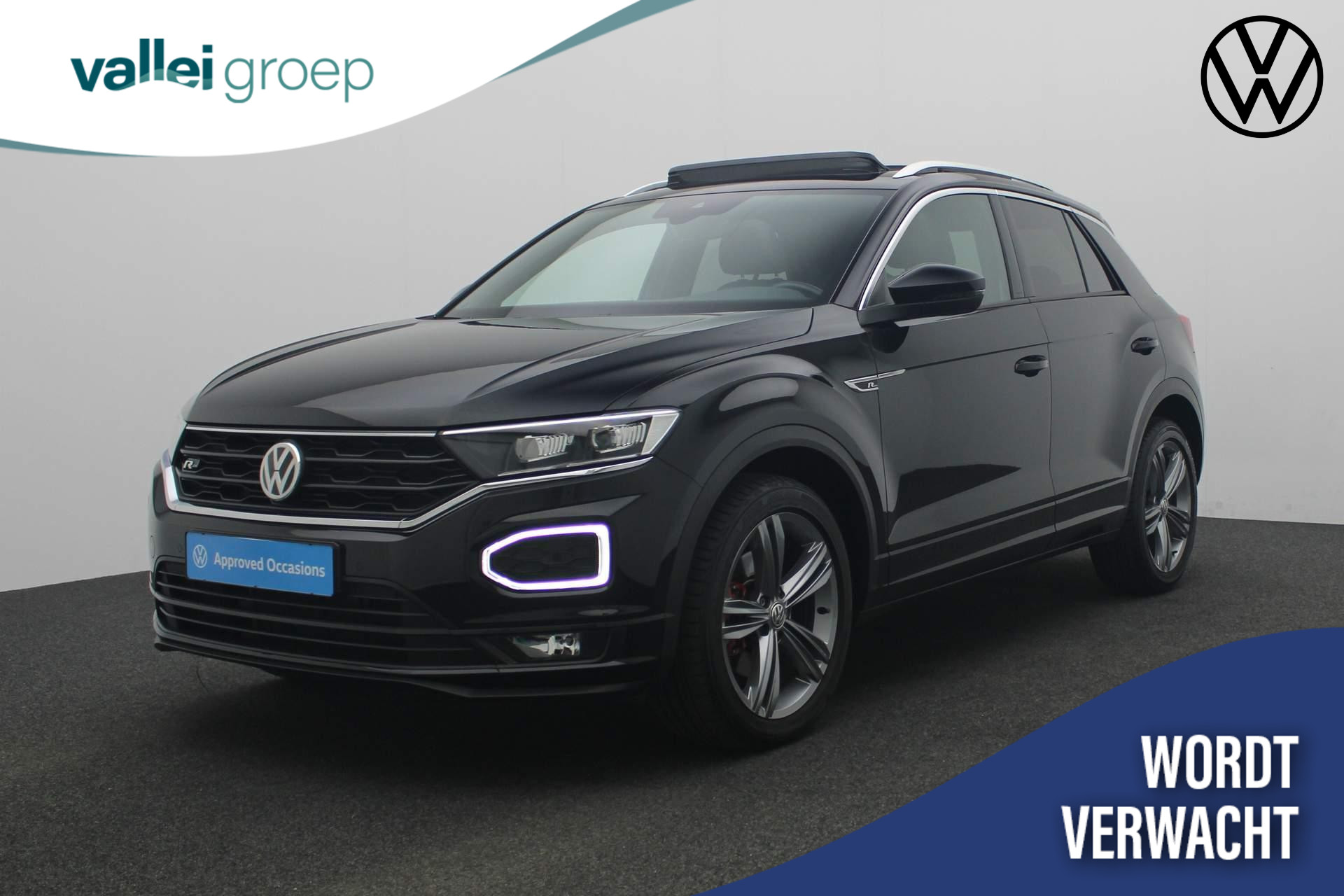 Volkswagen T-Roc 1.5 TSI 150PK DSG Sport Business R / R-Line | Pano | Navi | Full LED | Parkeersensoren voor/achter | 18 inch | ACC | Apple Carplay / Android Auto