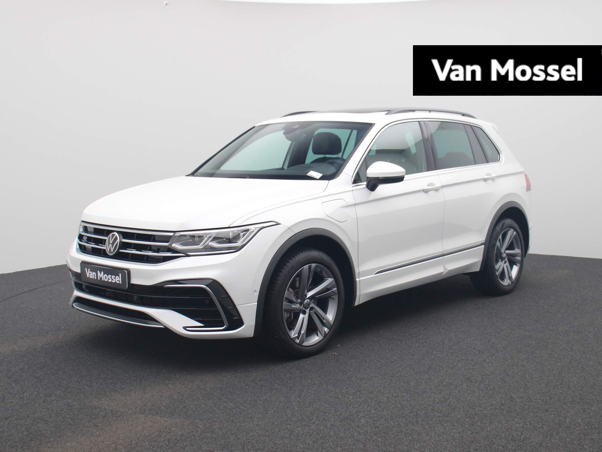 Volkswagen Tiguan 1.4 TSI eHybrid R-Line Business+ | Automaat | Camera | Head-up Display | Trekhaak | Lederen bekleding | Panoramadak | Dodehoeksensor | Navigatie | LED Matrix | Stuurverwarming | Stoelverwarming |