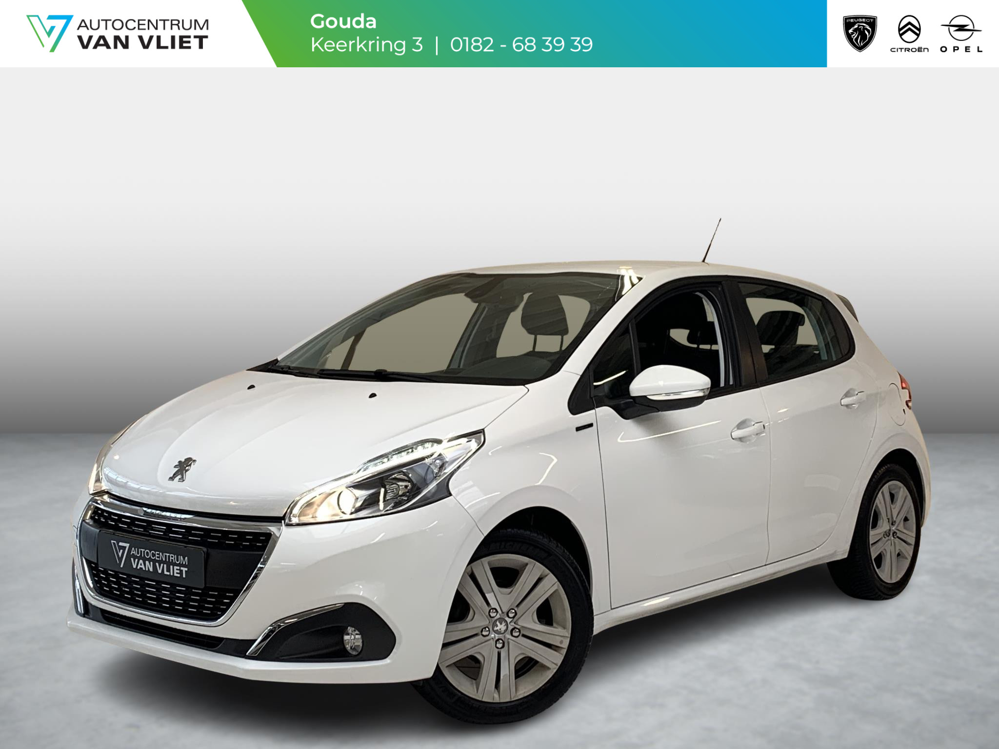 Peugeot 208 1.2i-12V Signature | Navigatie | Bluetooth | Apple Carplay/Android Auto | Parkeersensoren achter | Cruisecontrol | Lage Km-stand