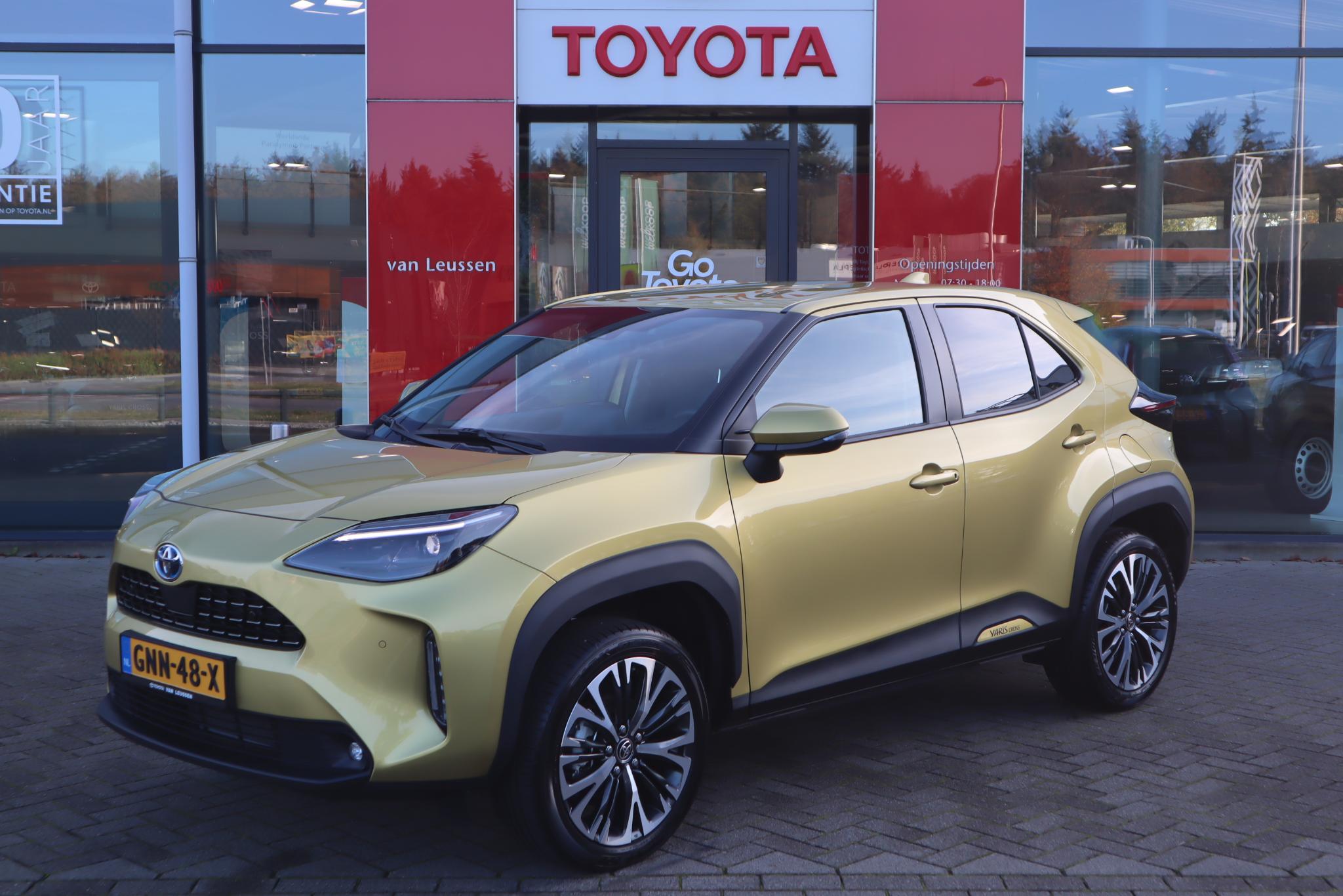 Toyota Yaris Cross 1.5 HYBRID EXECUTIVE APPLE/ANDROID NAVI STOELVERWARMING LED-PAKKET 18"LMV KEYLESS DRAADLOOS-TEL-LADEN