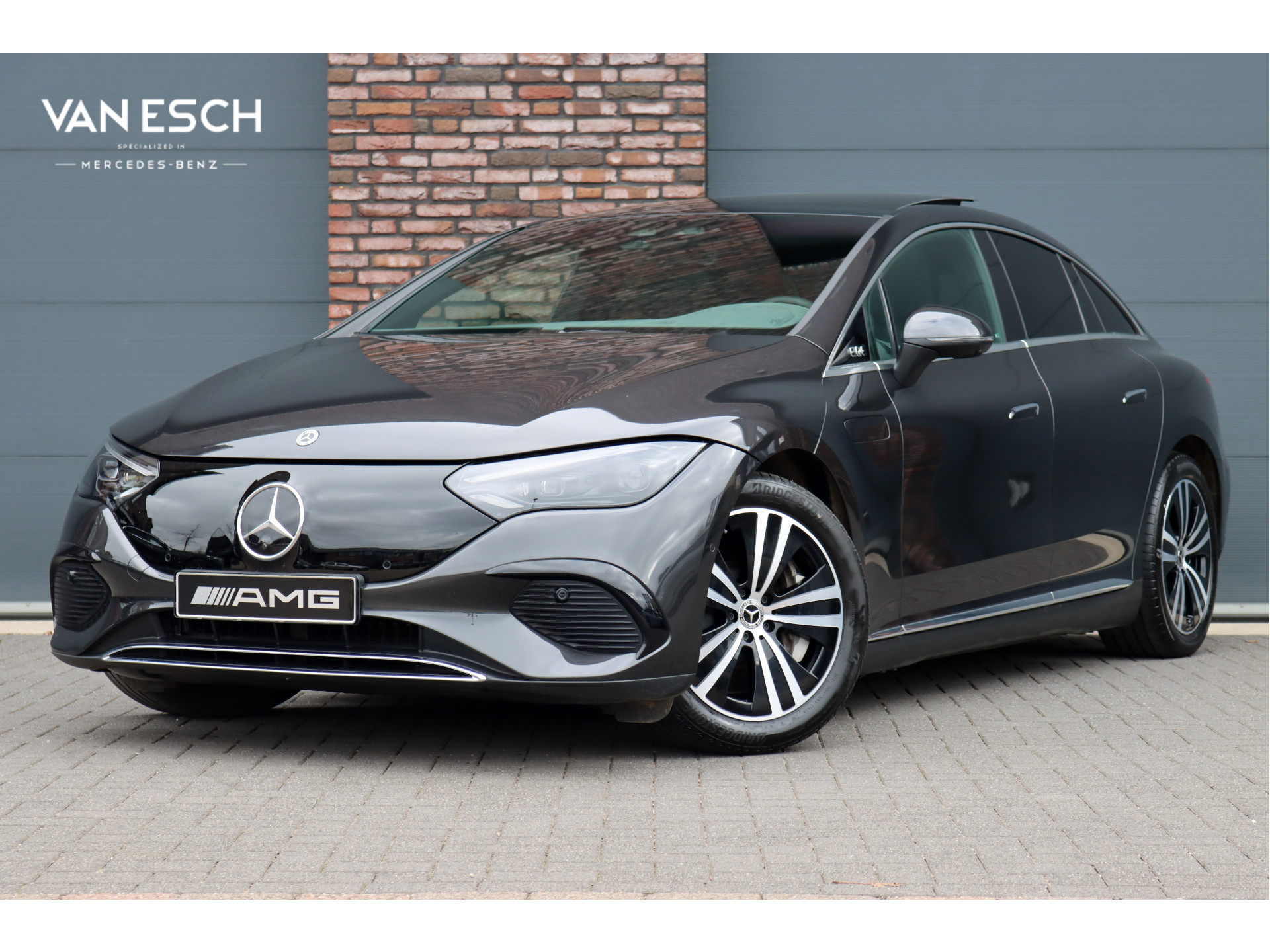 Mercedes-Benz EQE 300 Premium+ AMG Line 89 kWh | Hyperscreen | Distronic+ | Panoramadak | Memory | Burmester | Digital Light | Keyless Go | Leder | Luchtkwaliteitspakket | Augmented Reality |